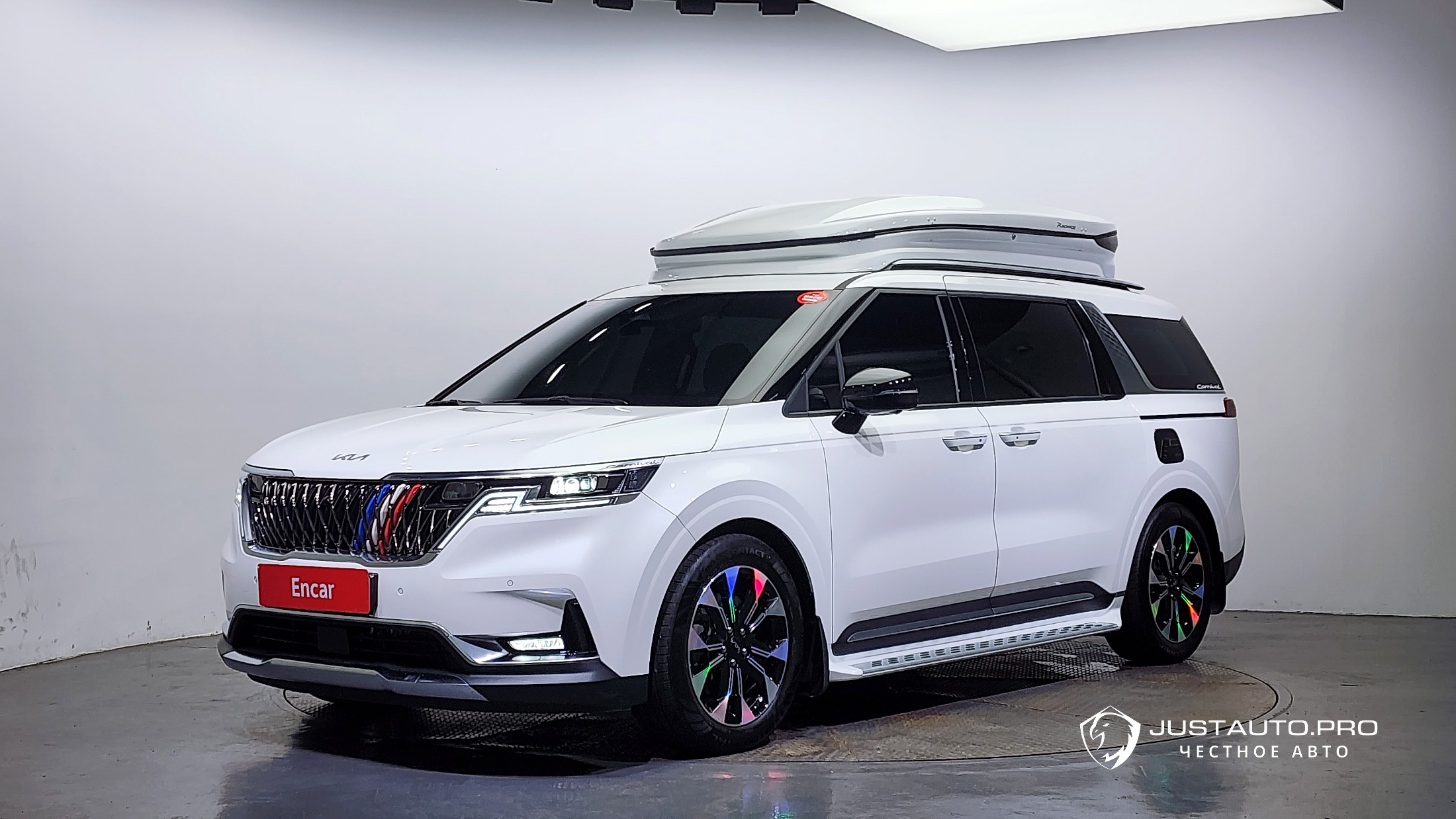 Автомобиль Kia Canival