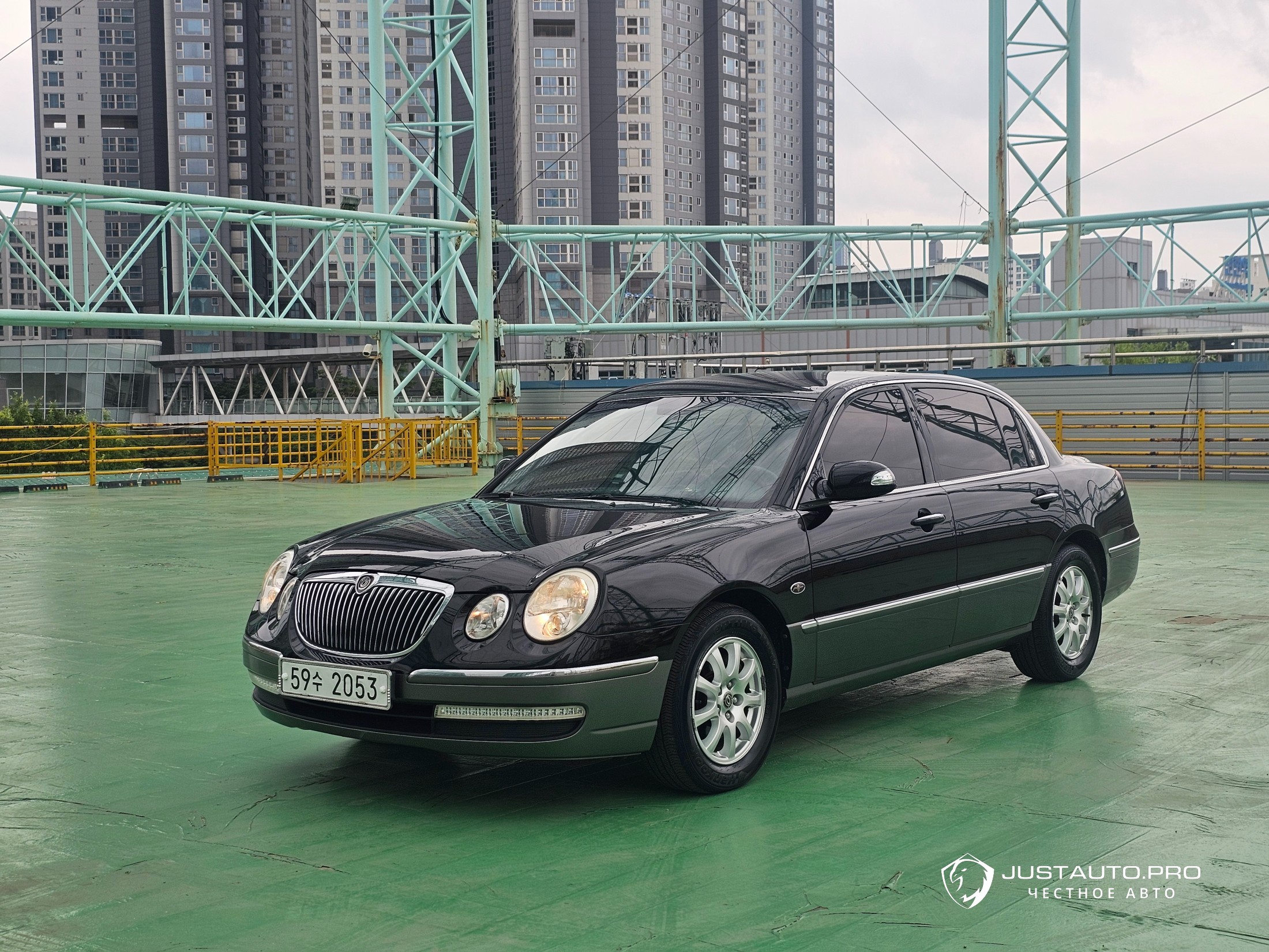 Автомобиль Kia OPIRUS