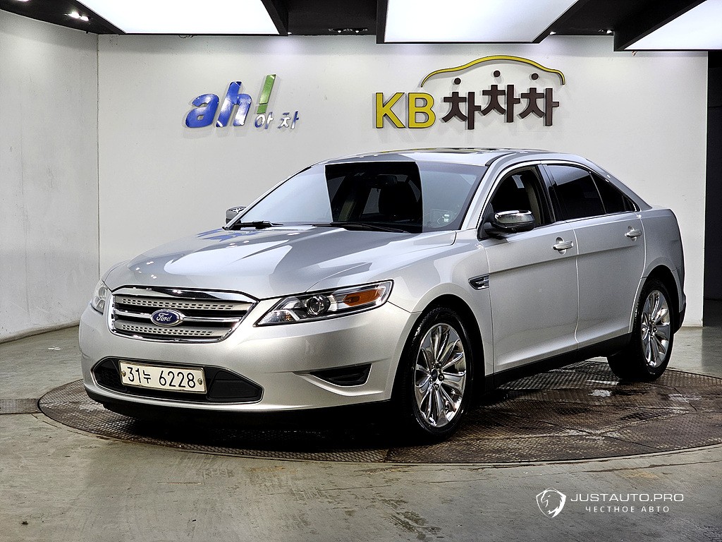 Автомобиль Ford Taurus