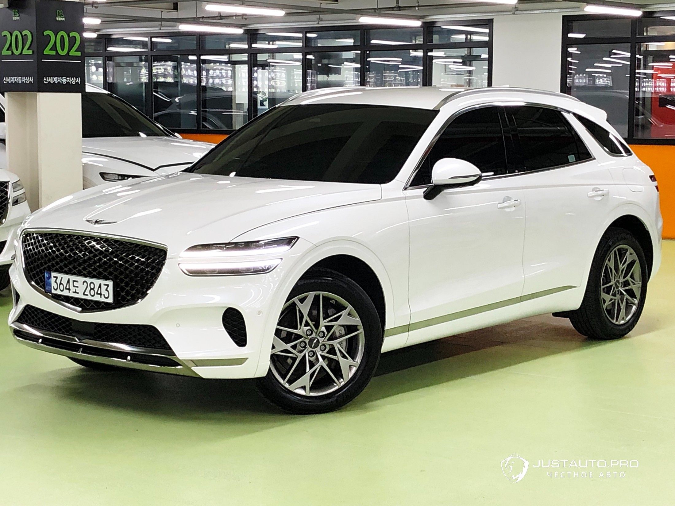 Автомобиль Genesis GV70