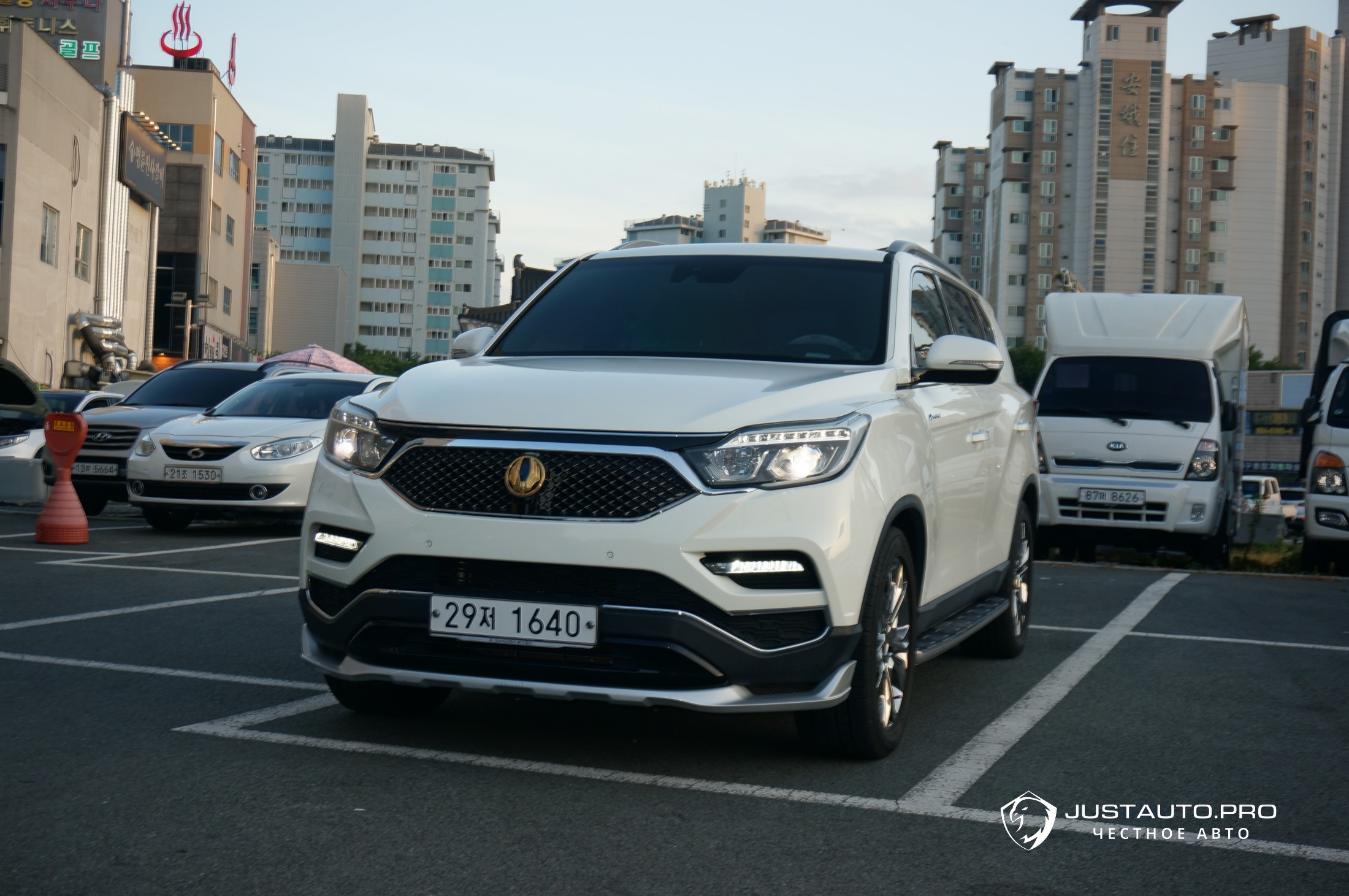 Автомобиль KG_Mobility_Ssangyong Rexton
