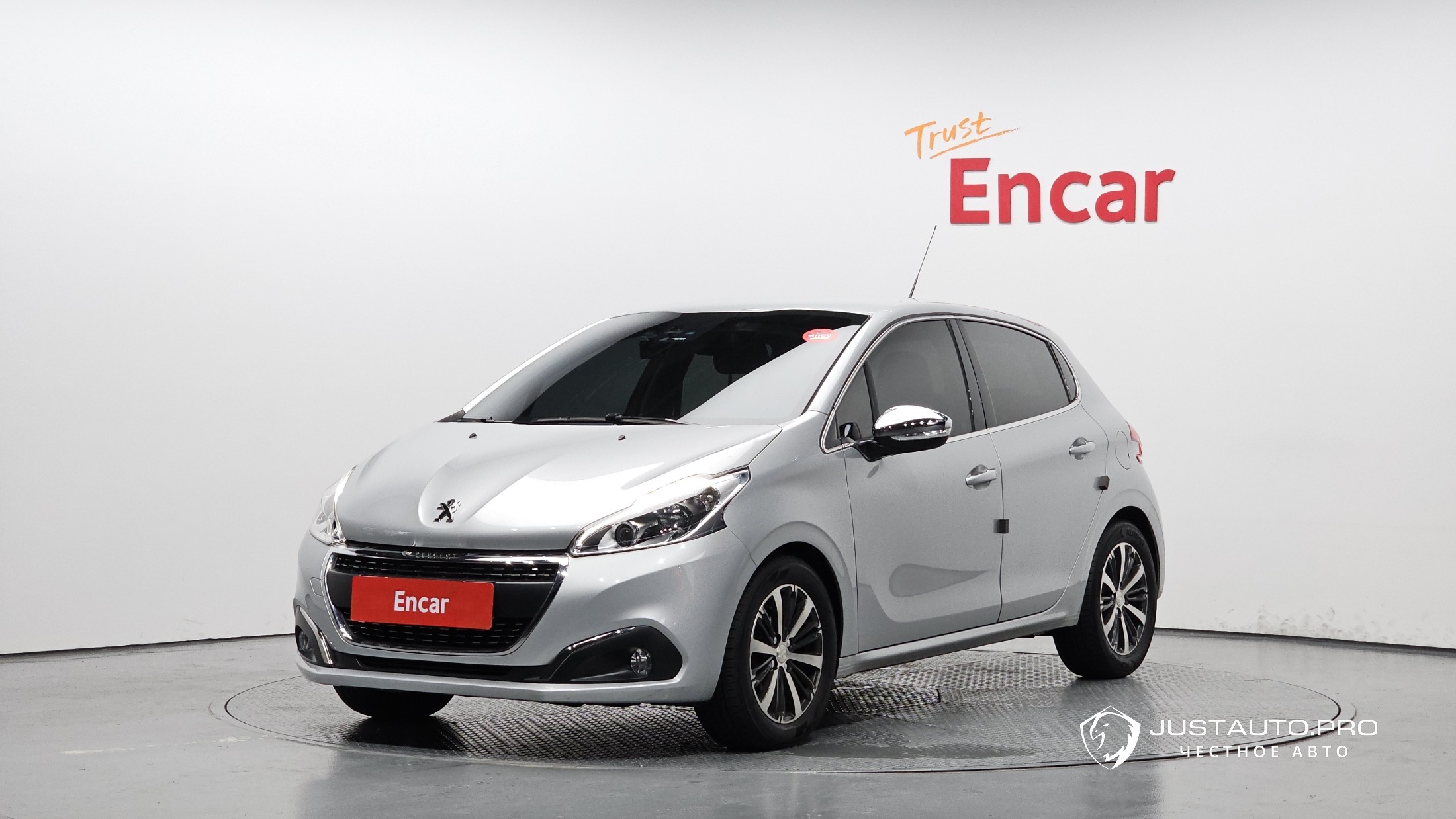 Автомобиль Peugeot 208