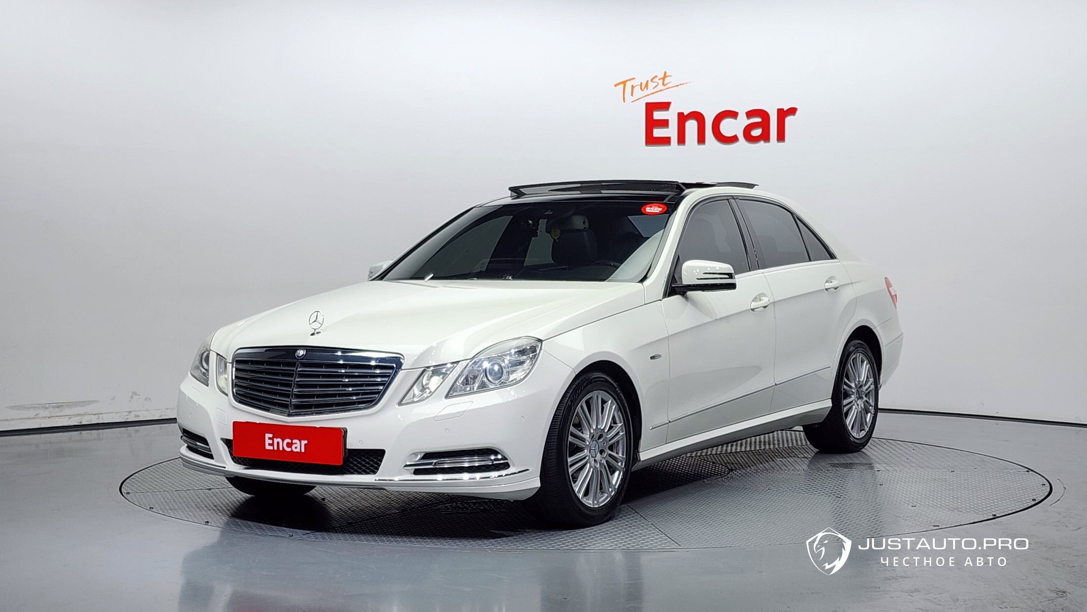 Автомобиль Mercedes-Benz E-Class