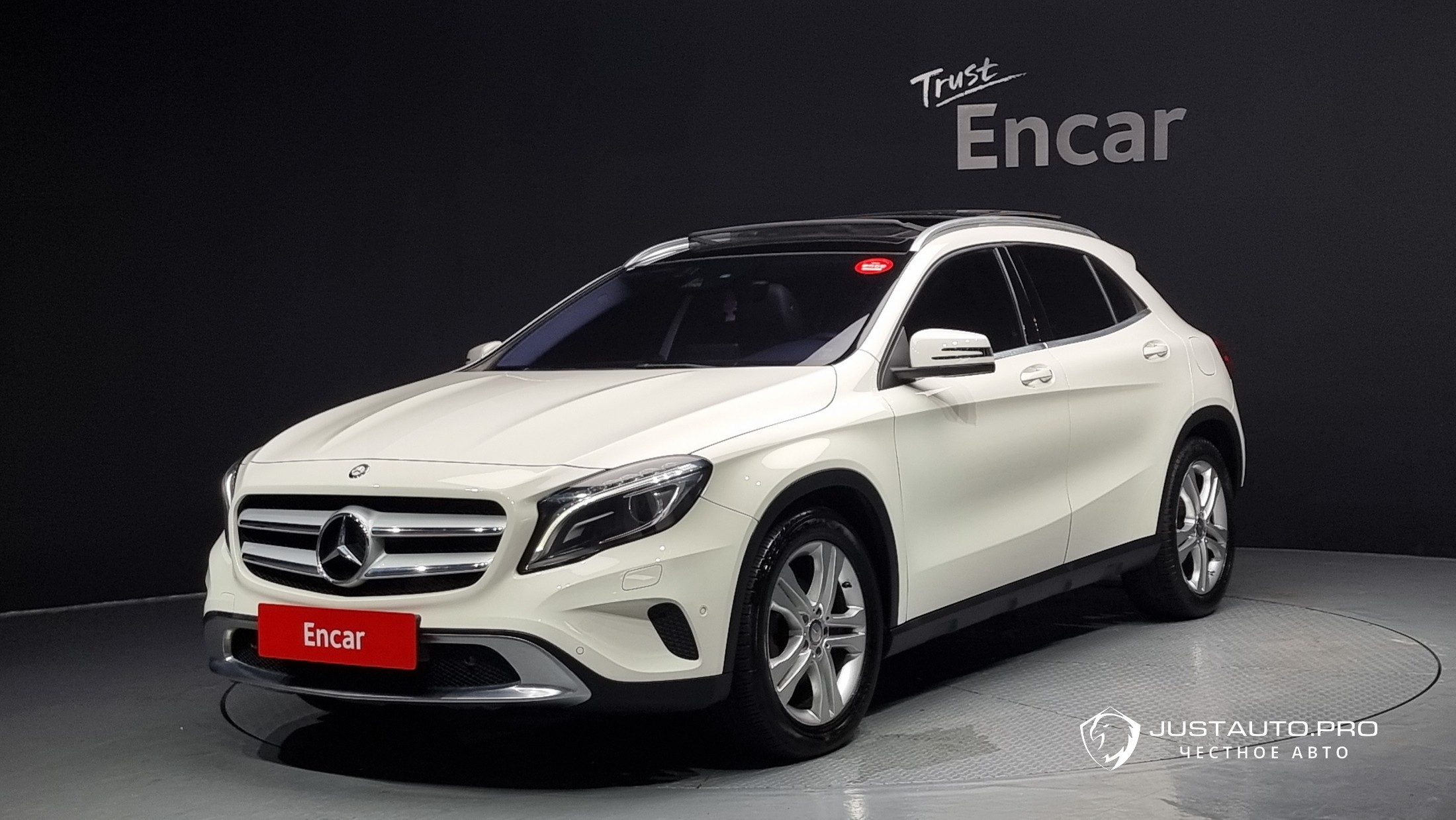 Автомобиль Mercedes-Benz GLA-Class