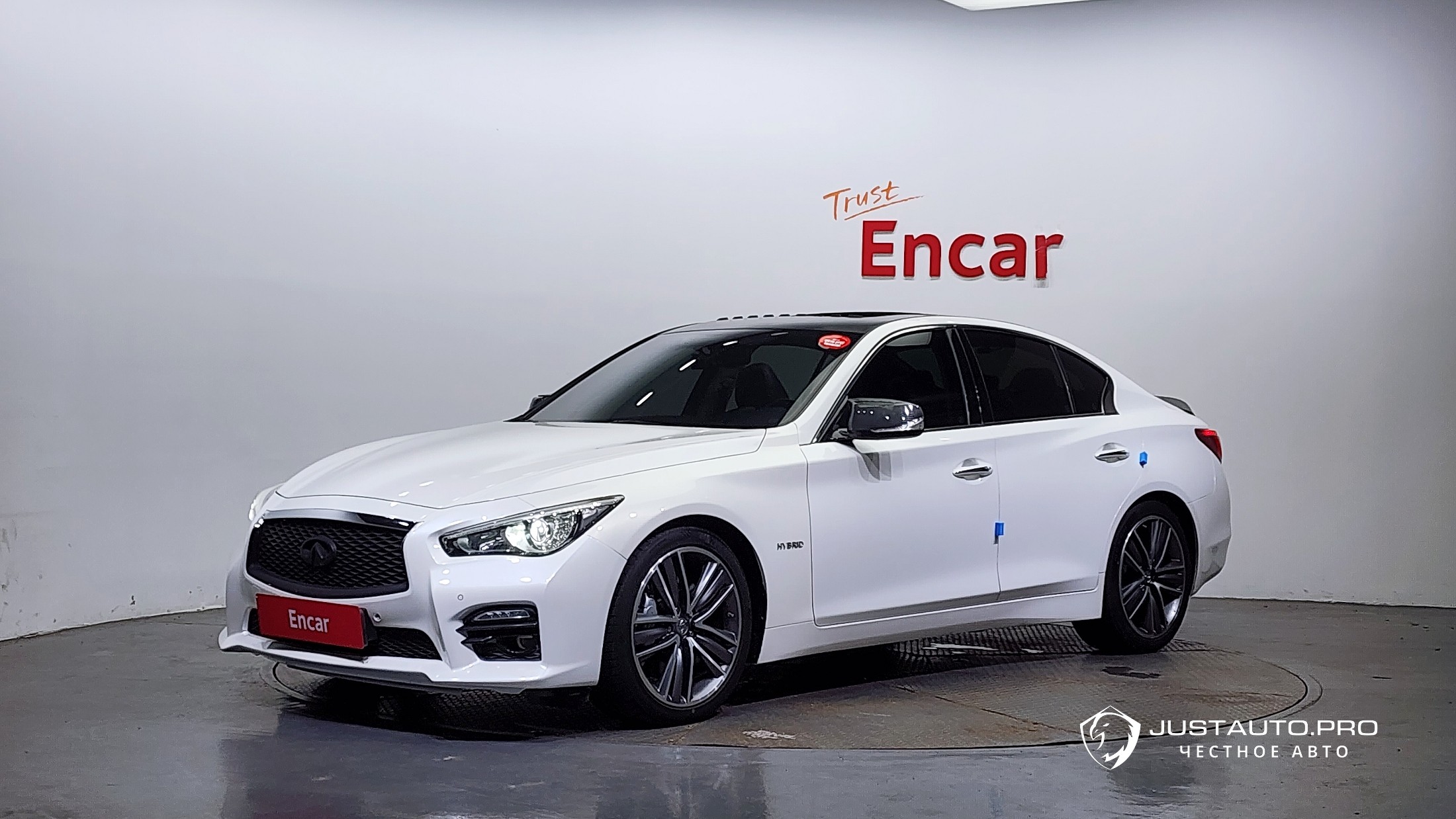 Автомобиль Infiniti Q50