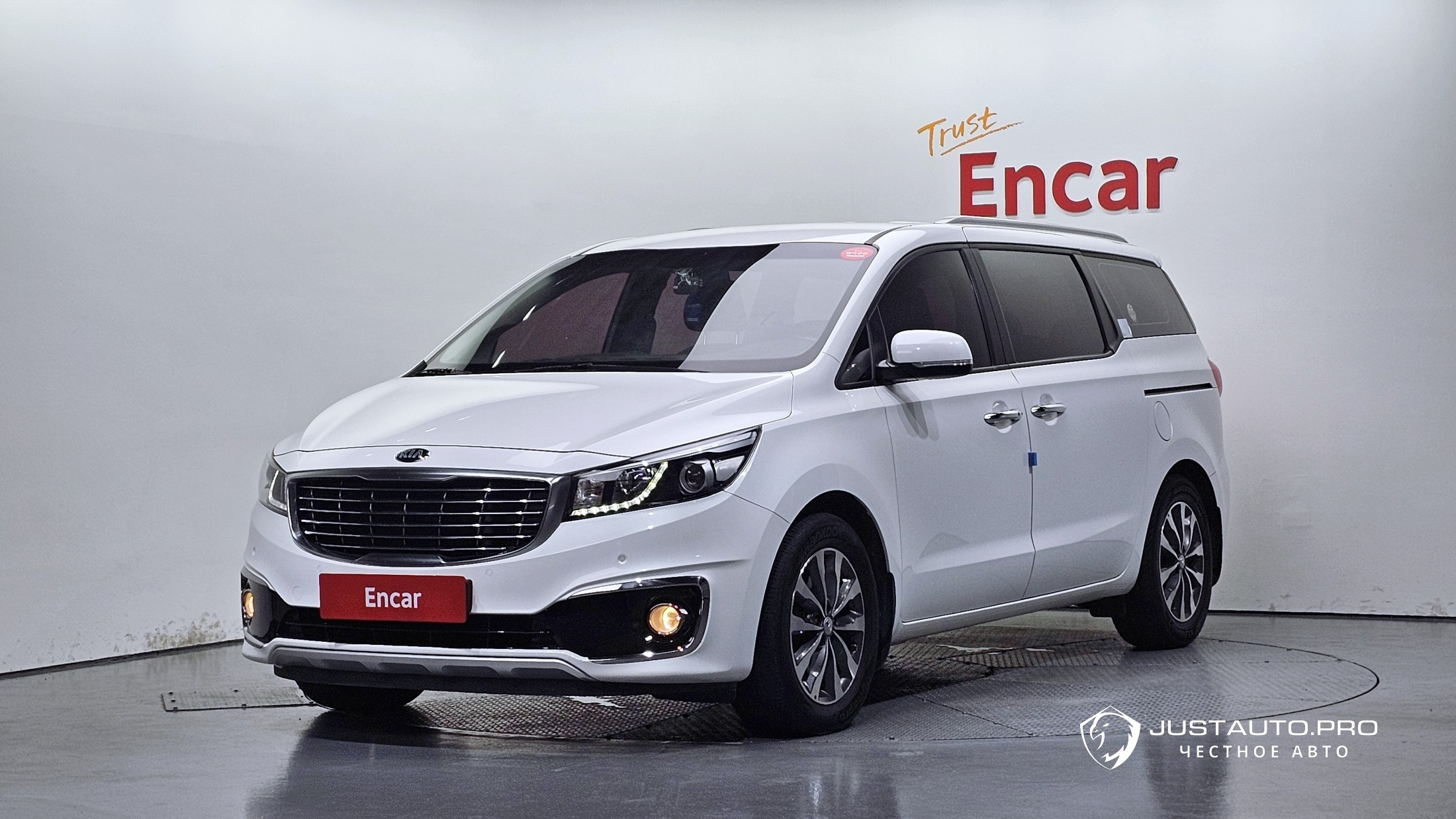 Автомобиль Kia Canival