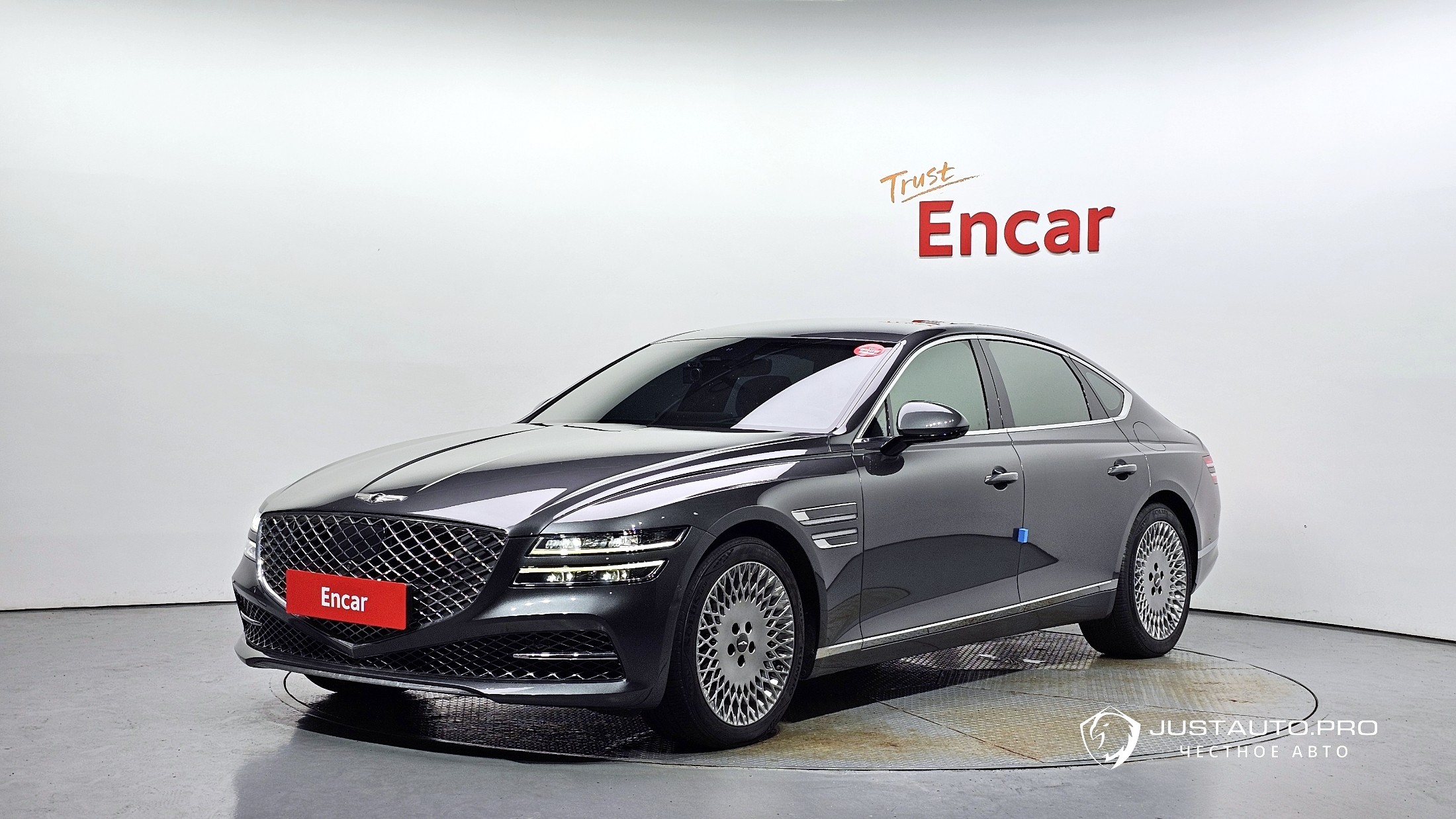 Автомобиль Genesis G80