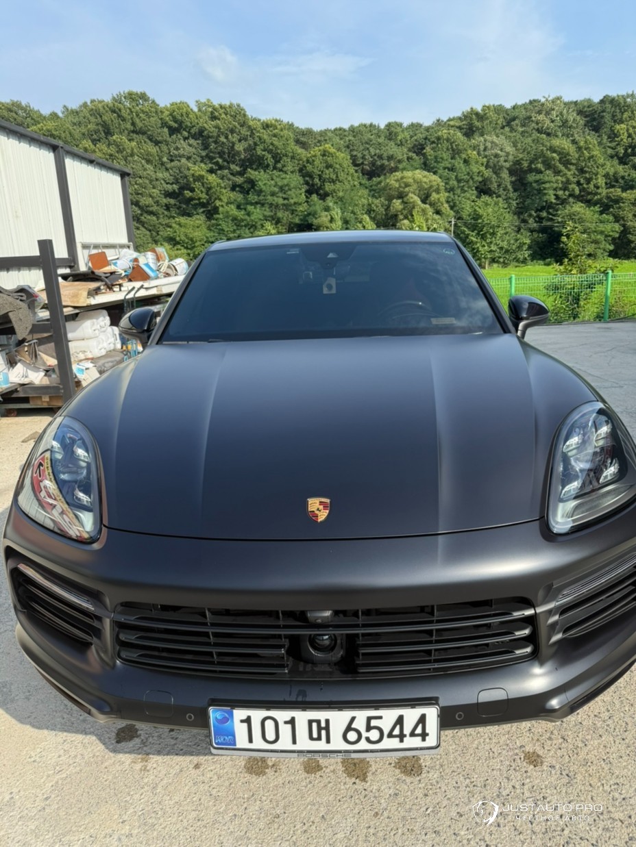 Автомобиль Porsche Cayenne