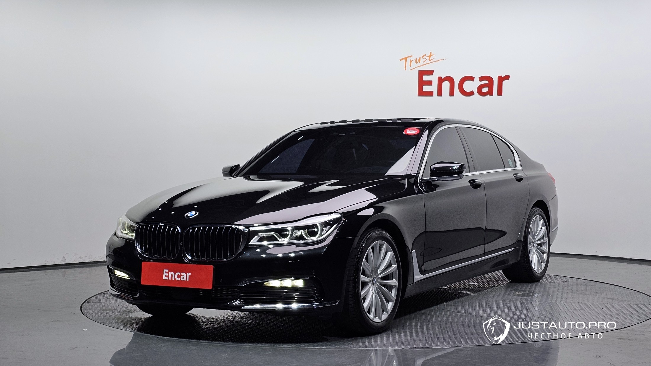 Автомобиль BMW 7-Series