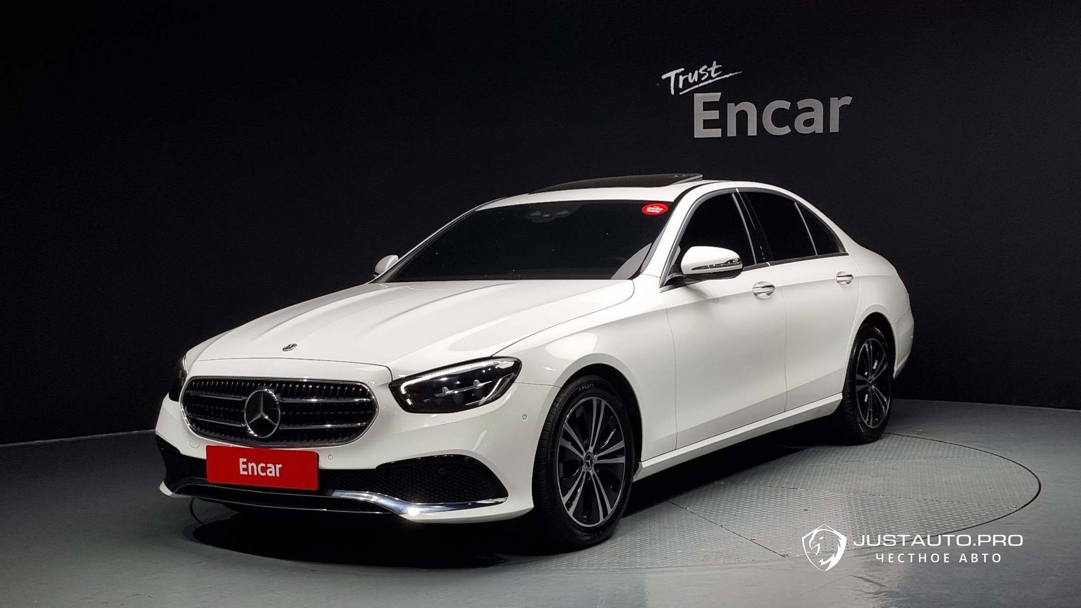 Автомобиль Mercedes-Benz E-Class