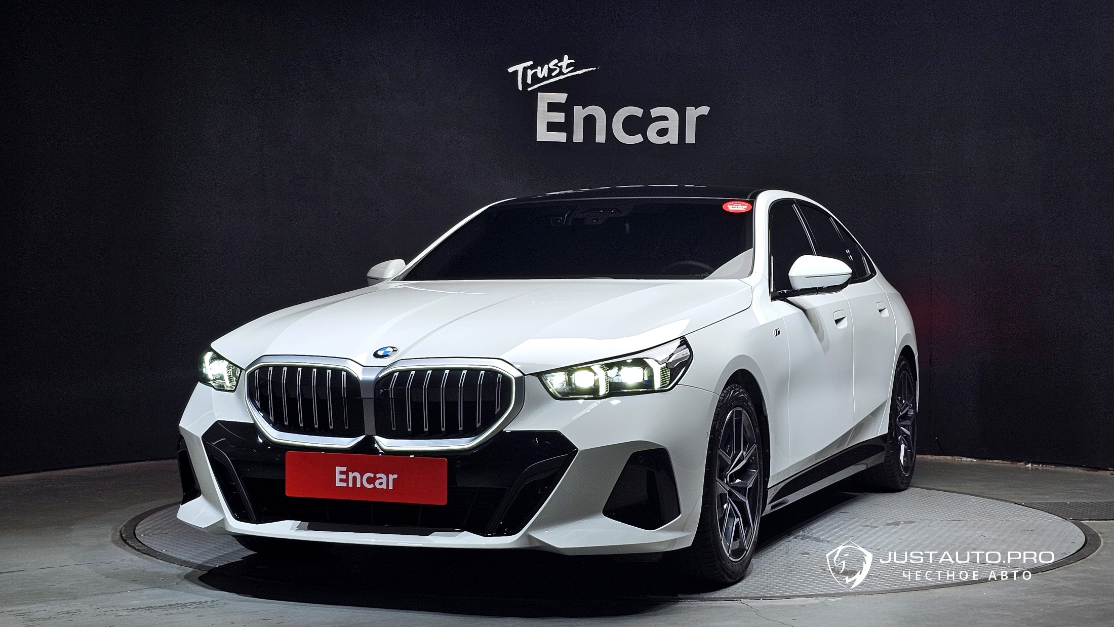 Автомобиль BMW 5-Series