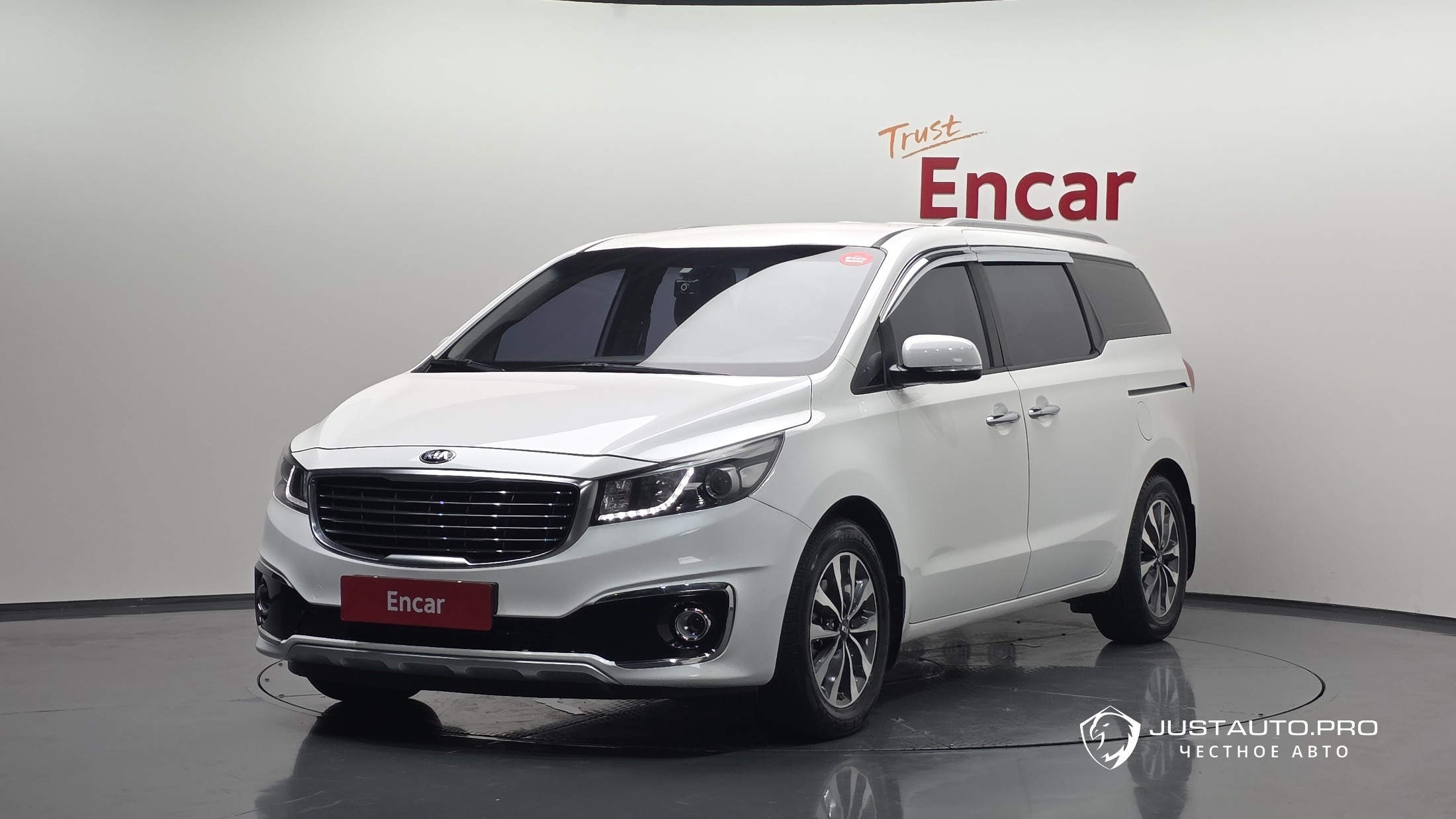 Автомобиль Kia Canival