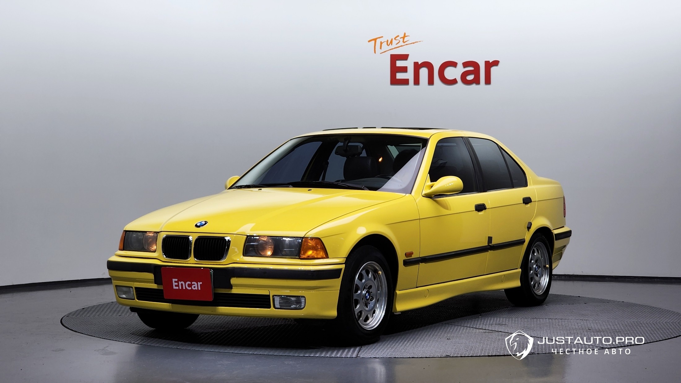 Автомобиль BMW 3-Series