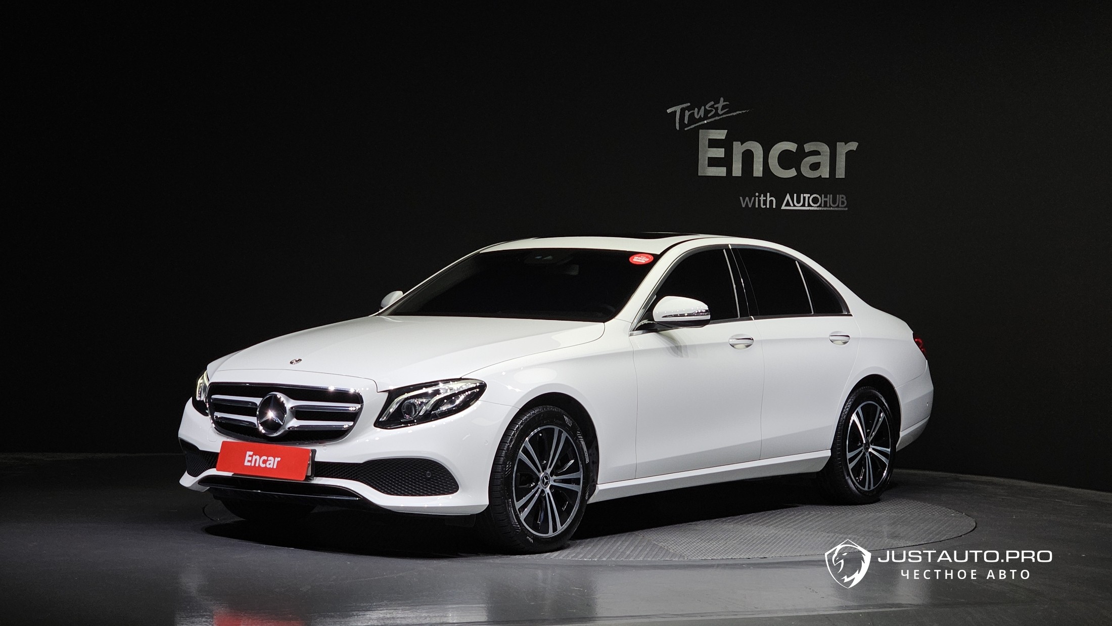 Автомобиль Mercedes-Benz E-Class