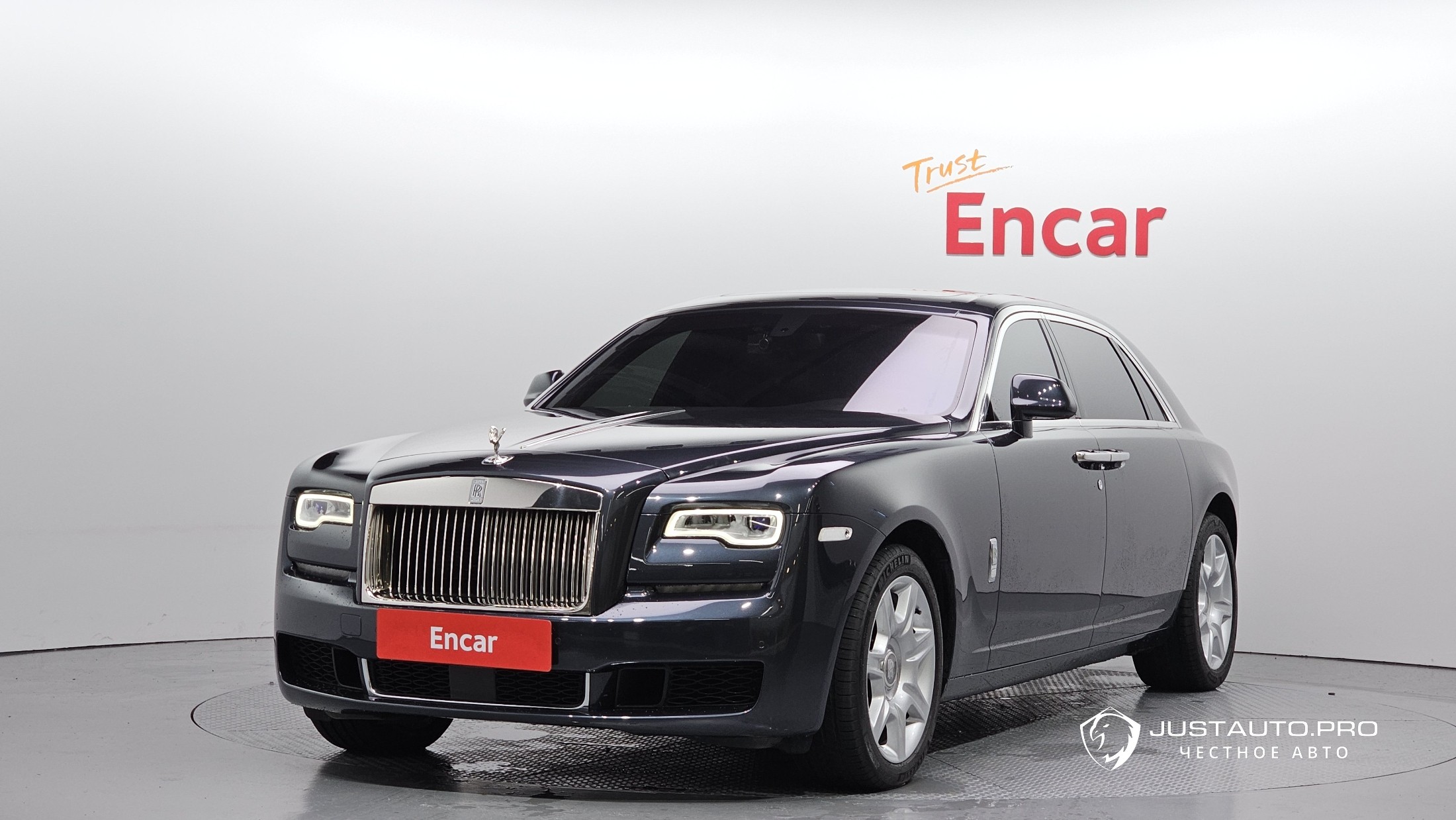 Автомобиль Rolls-Royce Ghost