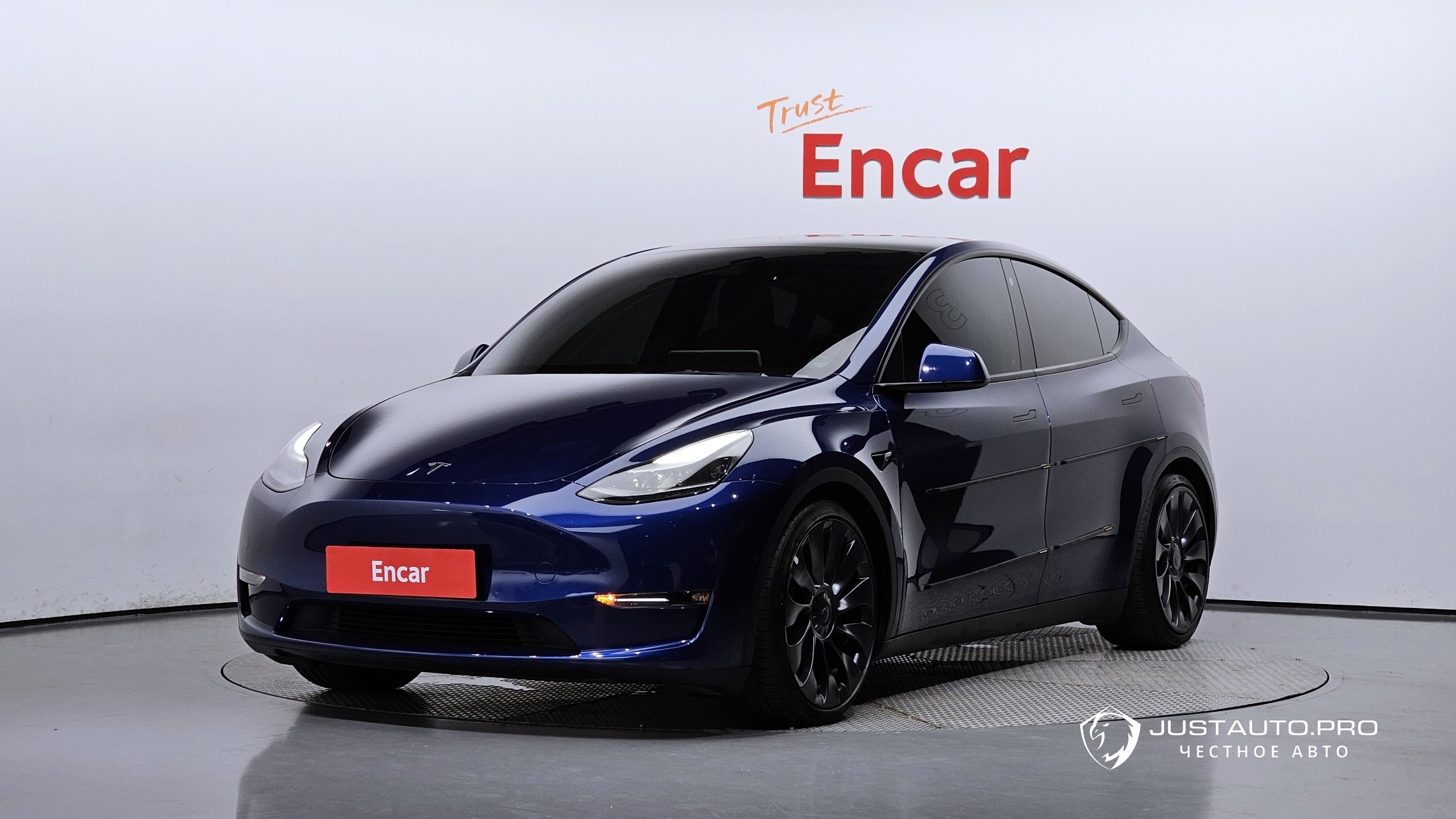 Автомобиль Tesla Model Y