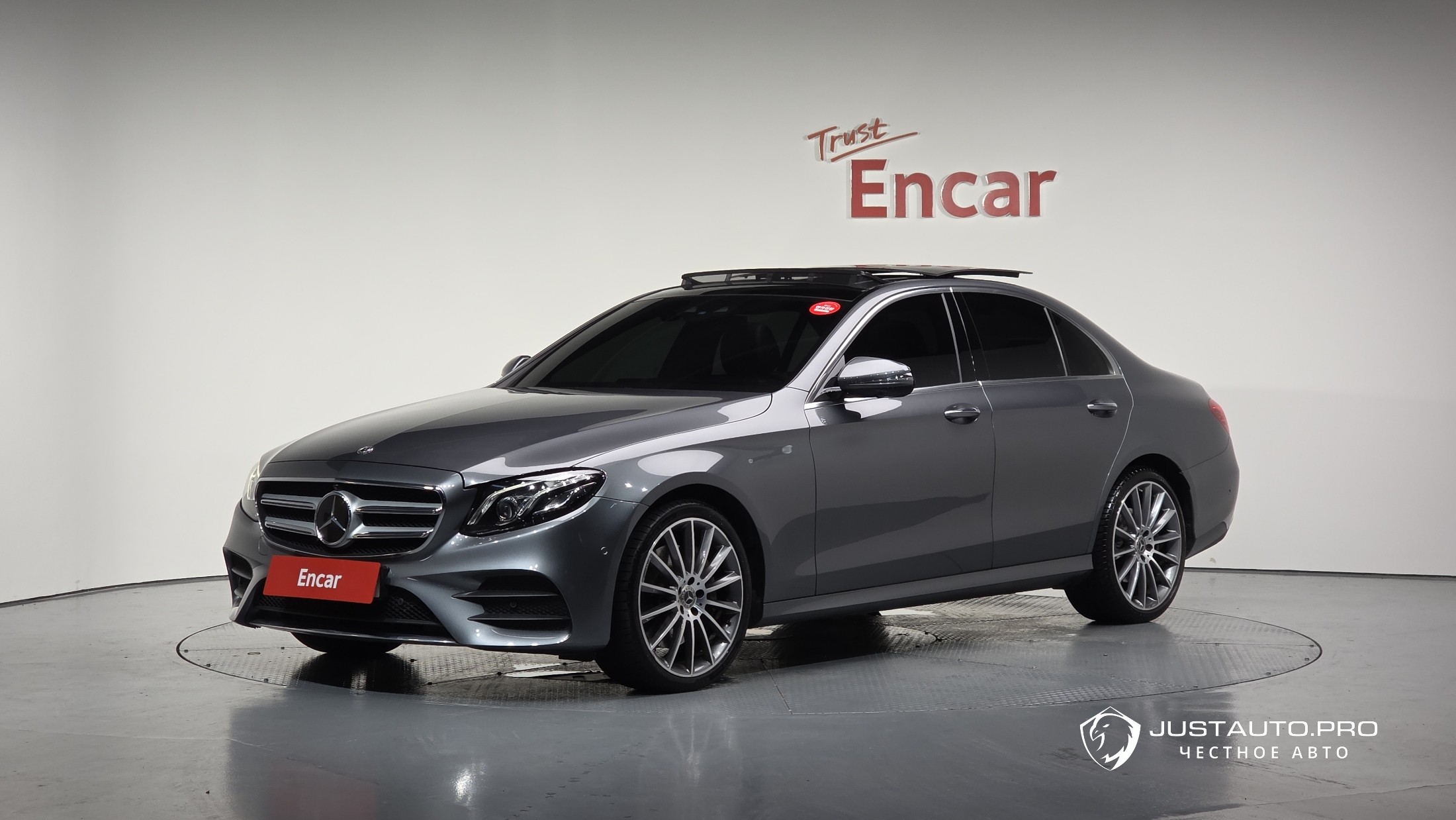 Автомобиль Mercedes-Benz E-Class