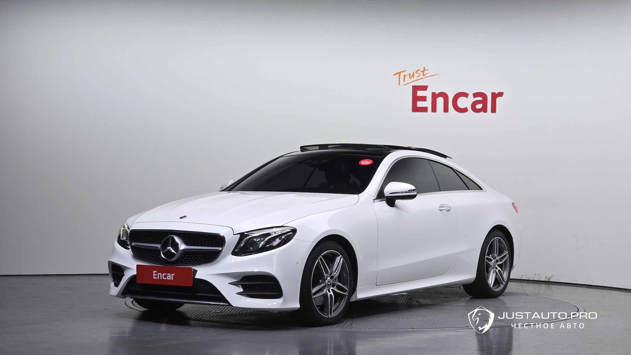 Автомобиль Mercedes-Benz E-Class