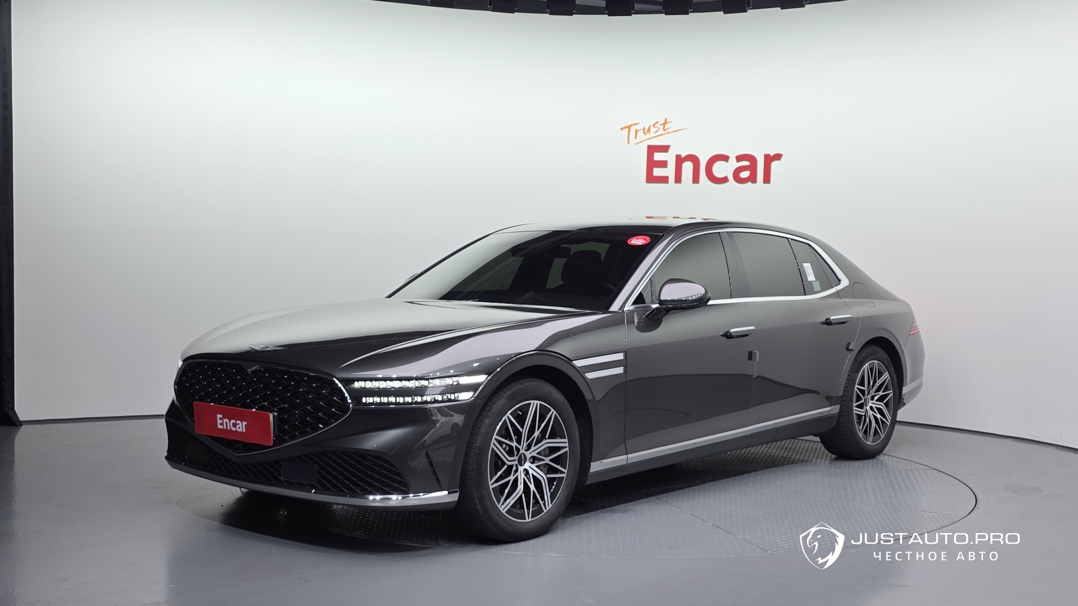 Автомобиль Genesis G90