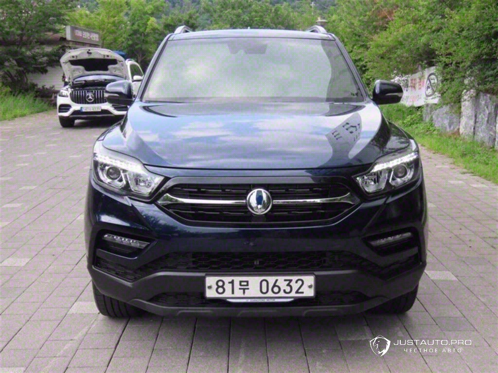 Автомобиль KG_Mobility_Ssangyong Rexton