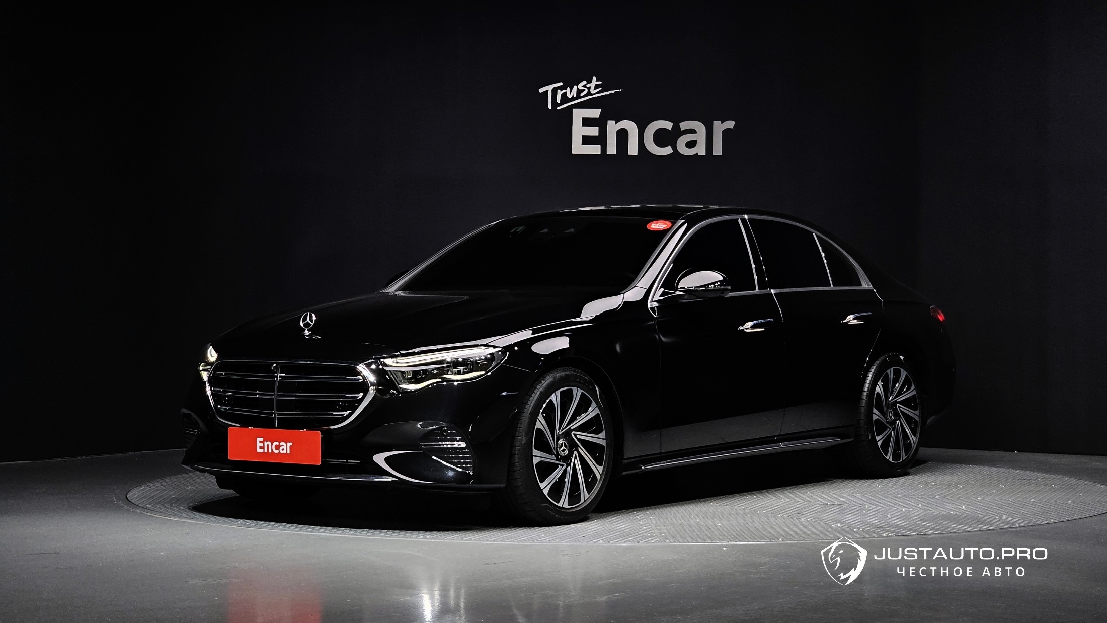 Автомобиль Mercedes-Benz E-Class