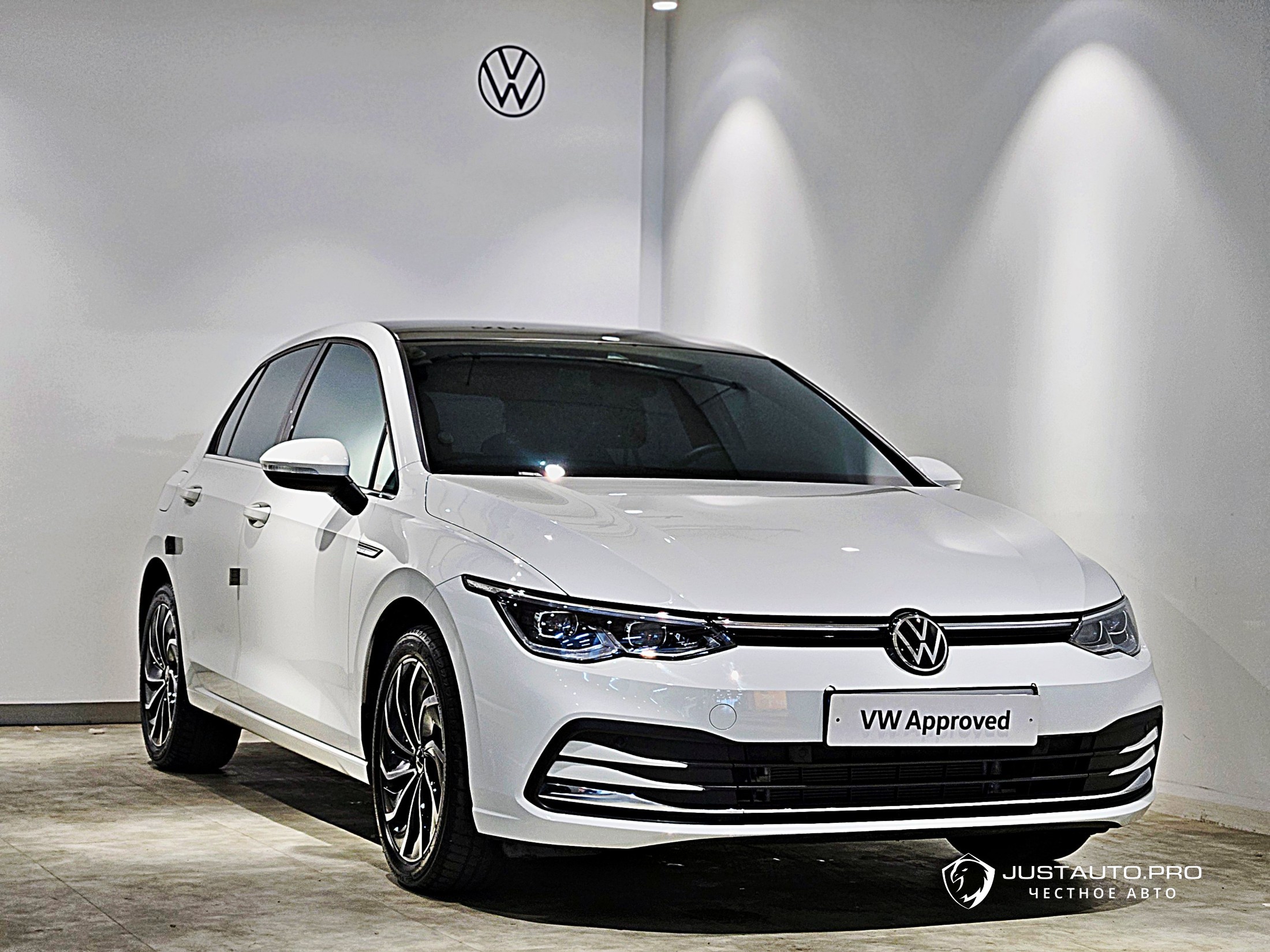 Автомобиль Volkswagen Golf