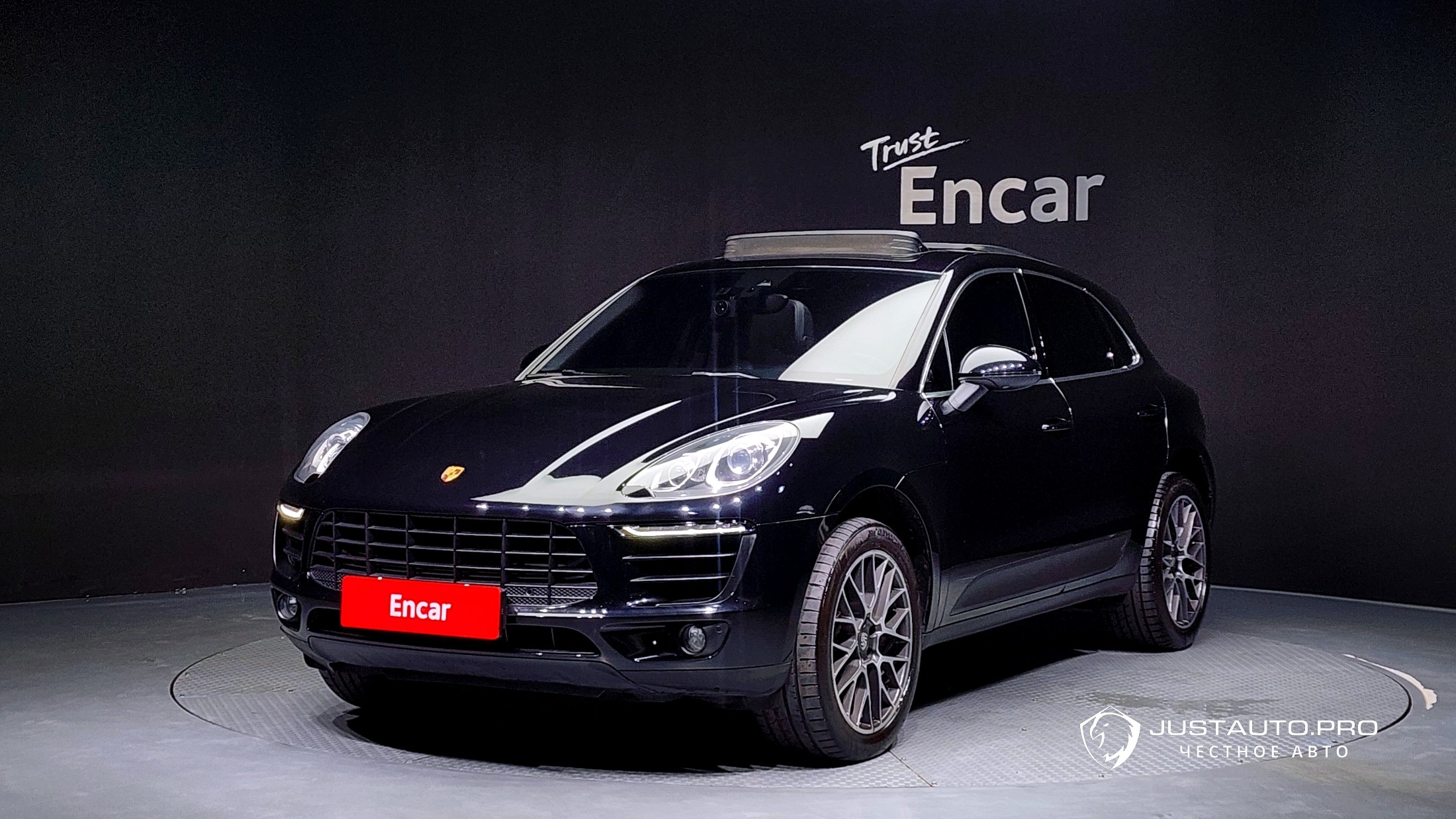Автомобиль Porsche Macan