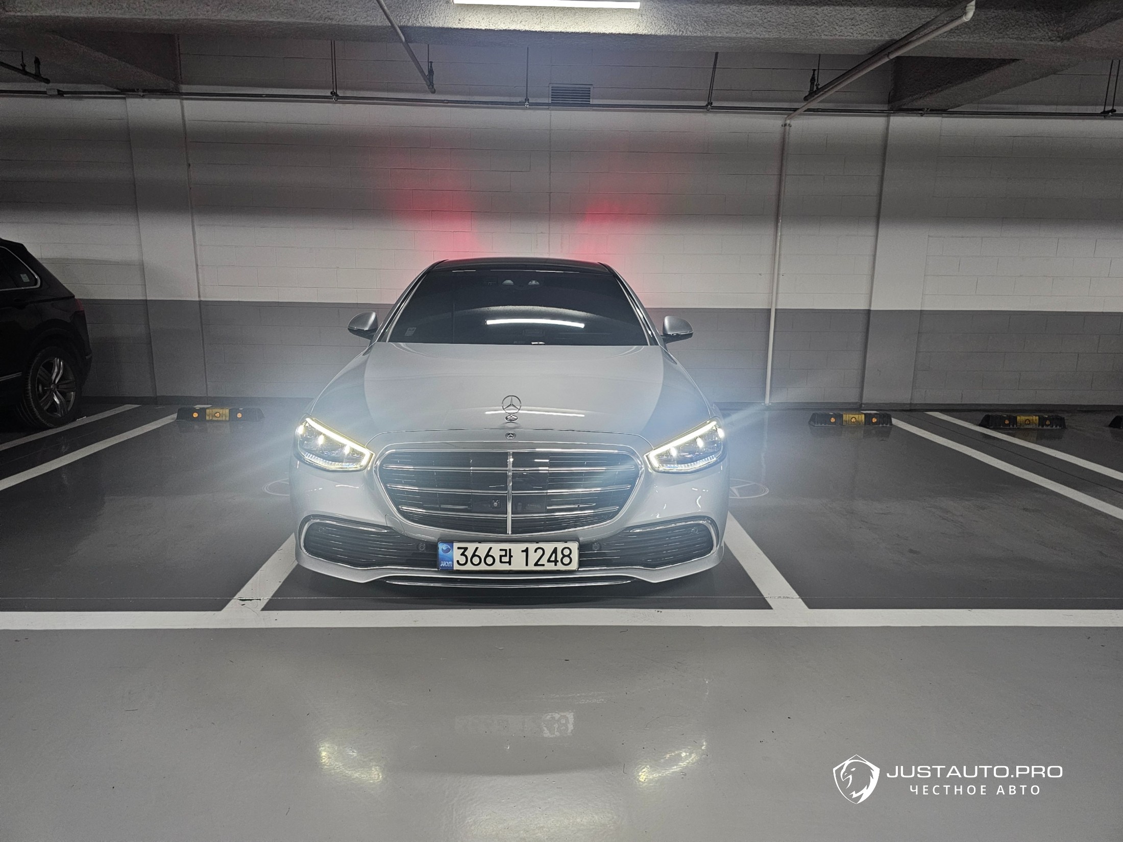 Автомобиль Mercedes-Benz S-Class