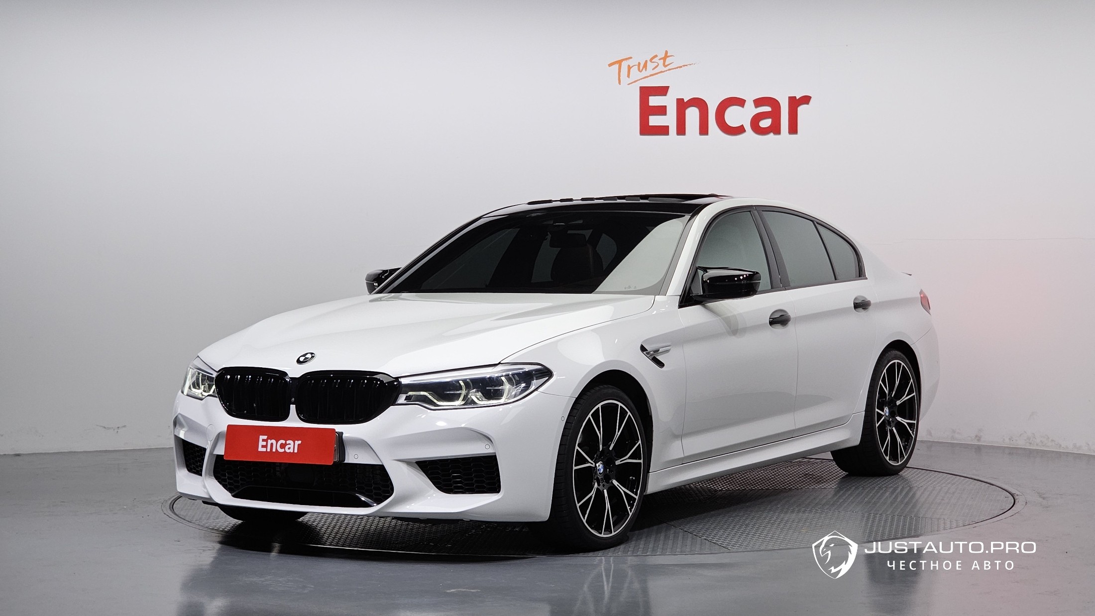 Автомобиль BMW 5-Series