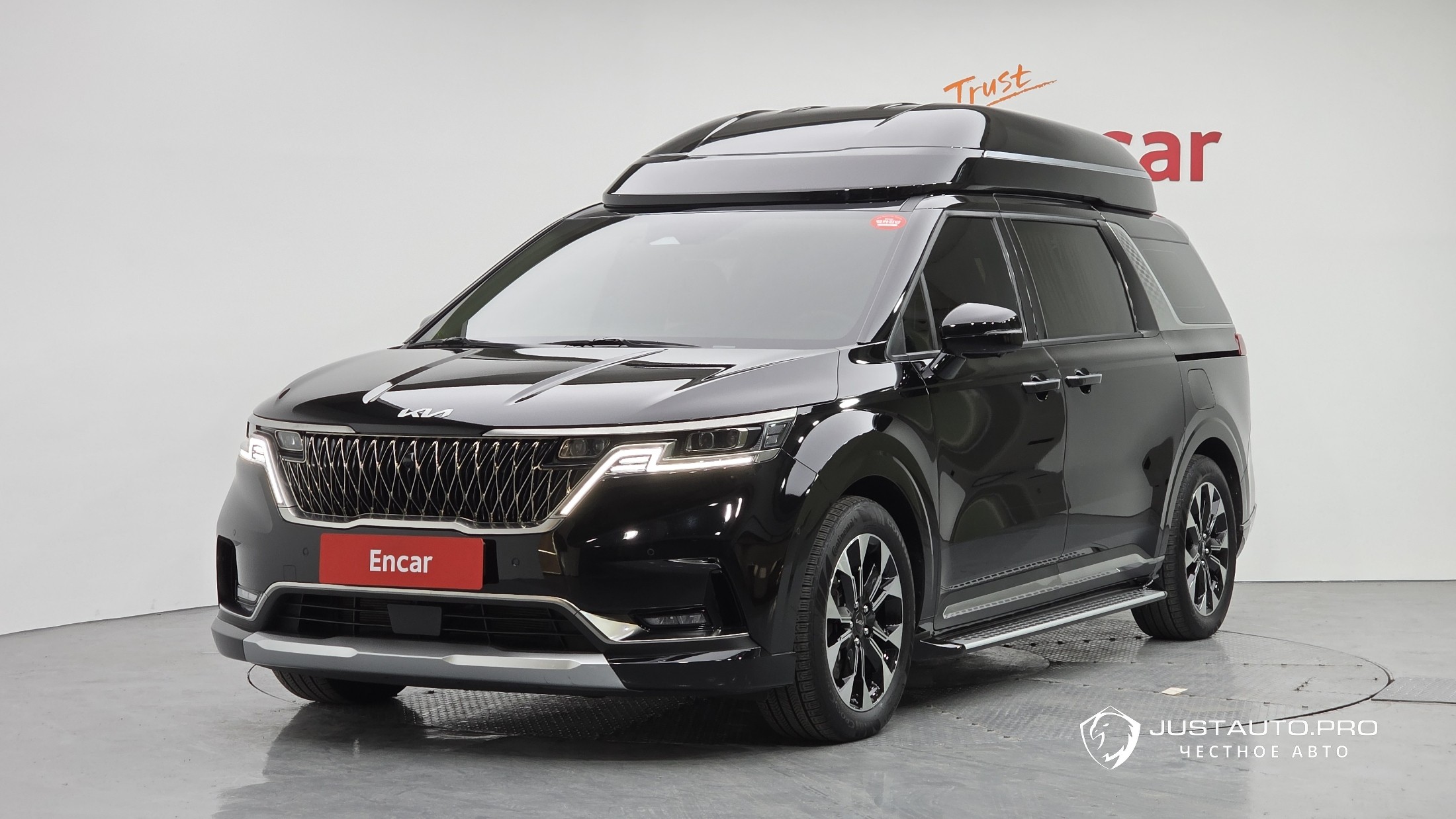 Автомобиль Kia Canival