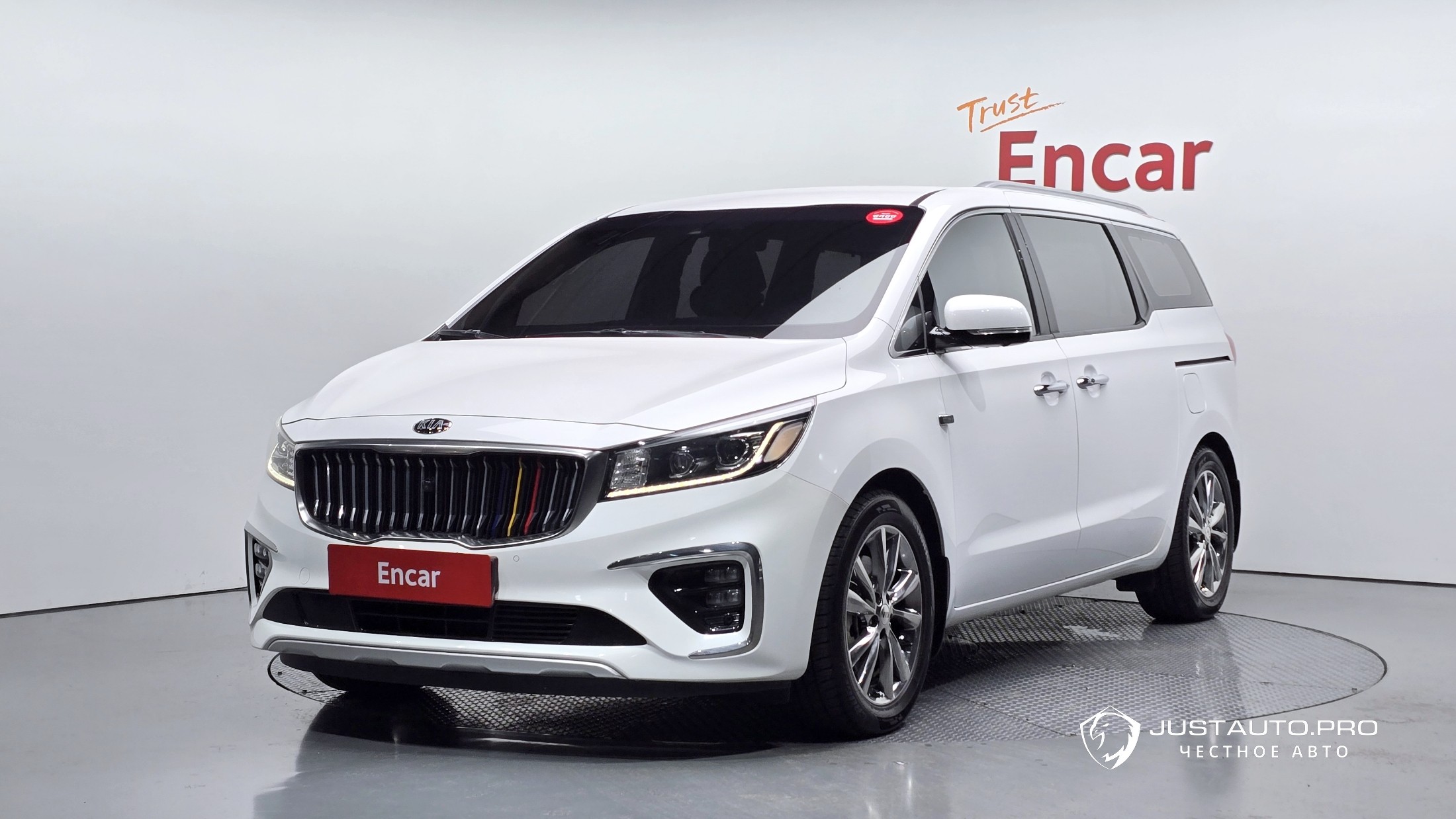 Автомобиль Kia Canival