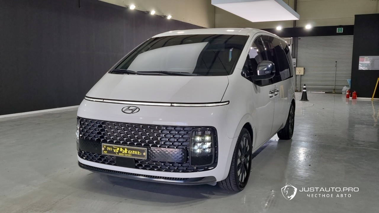 Автомобиль Hyundai Staria