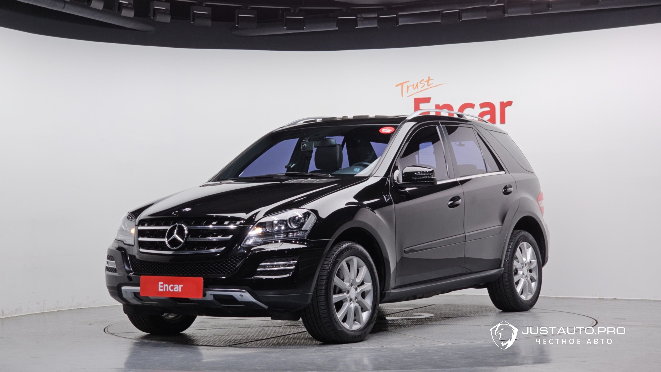 Автомобиль Mercedes-Benz M-class