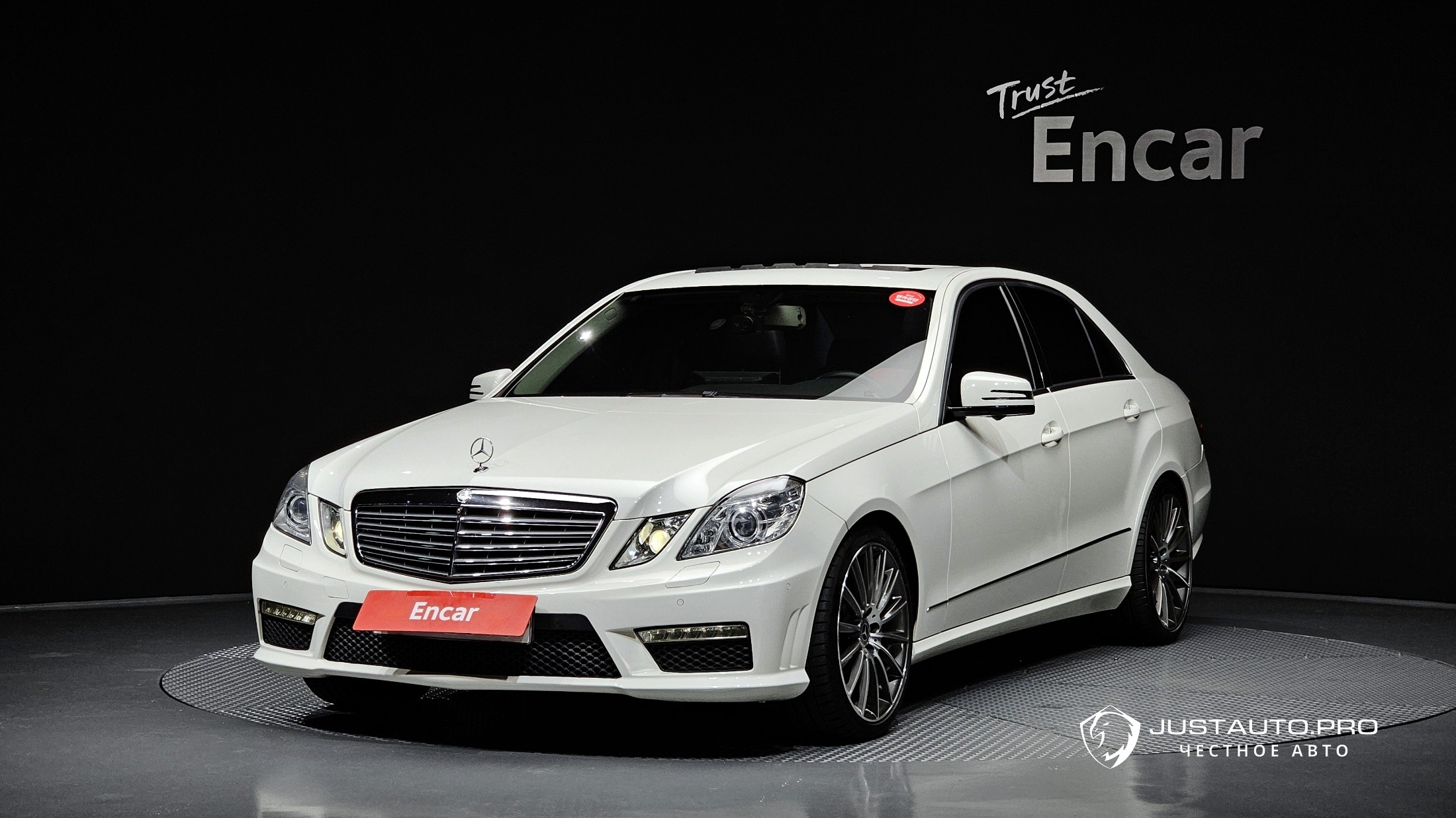 Автомобиль Mercedes-Benz E-Class