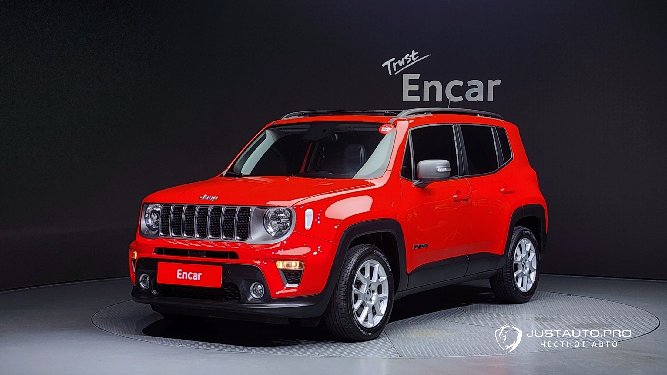 Автомобиль Jeep Renegade