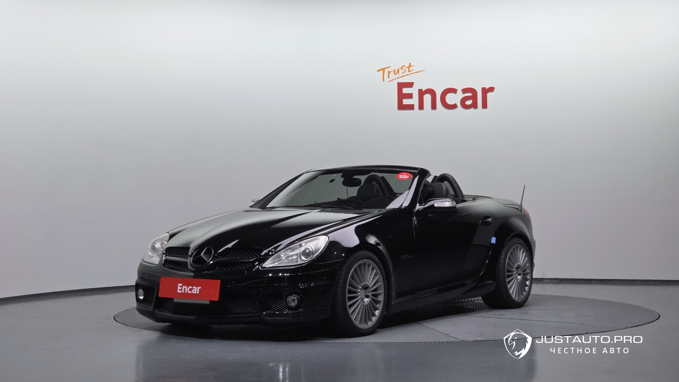 Автомобиль Mercedes-Benz SLK-Class