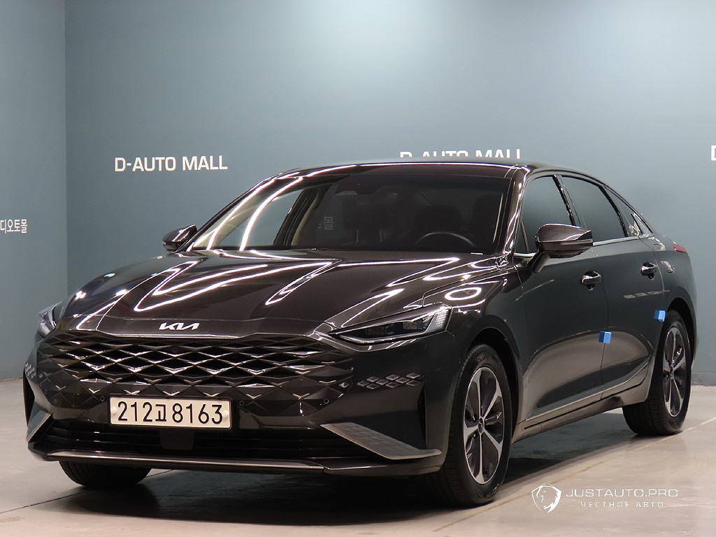 Автомобиль Kia K8