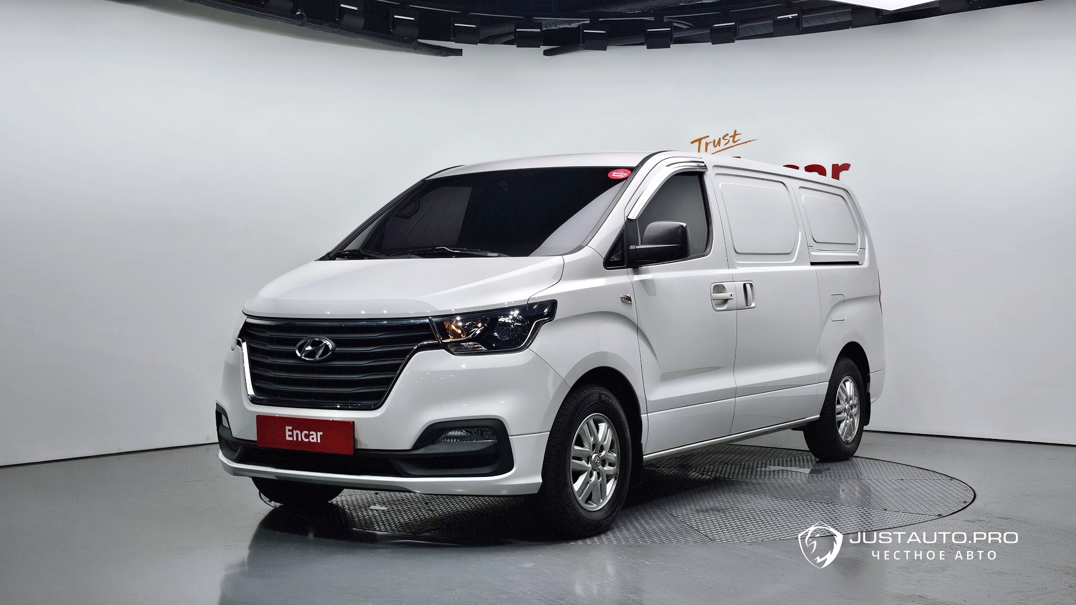 Автомобиль Hyundai Starex
