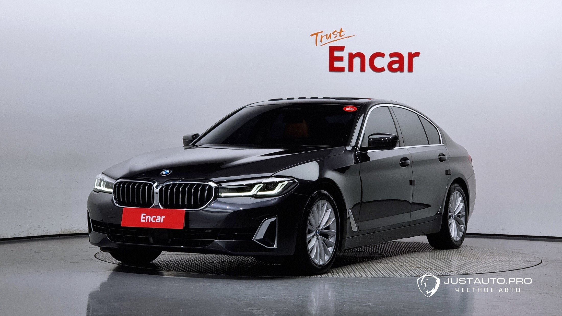 Автомобиль BMW 5-Series