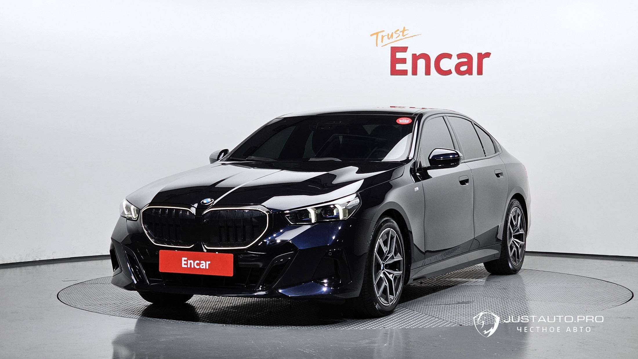 Автомобиль BMW 5-Series