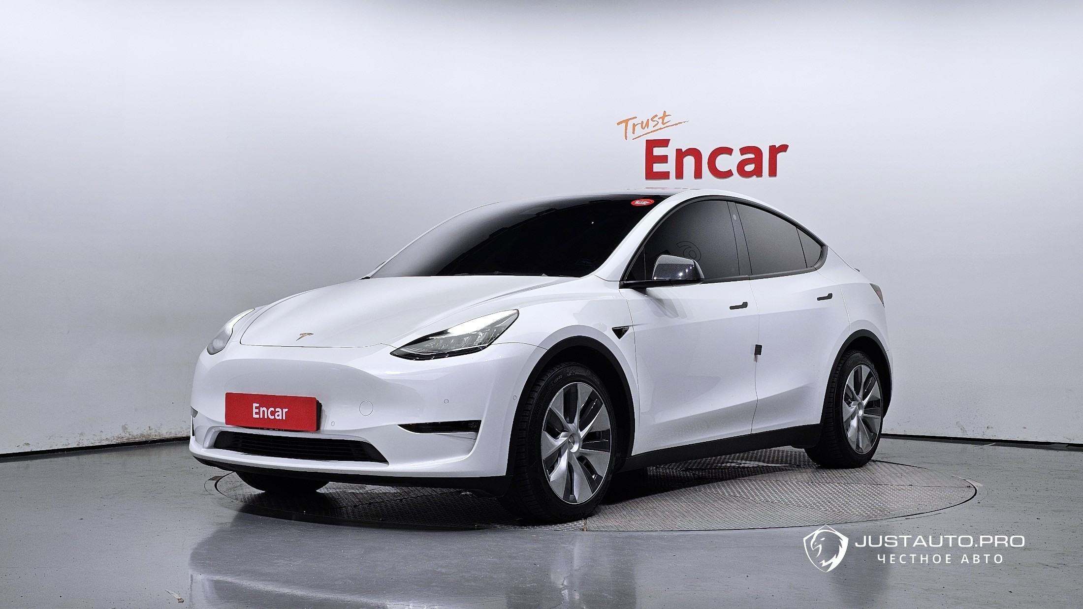 Автомобиль Tesla Model Y