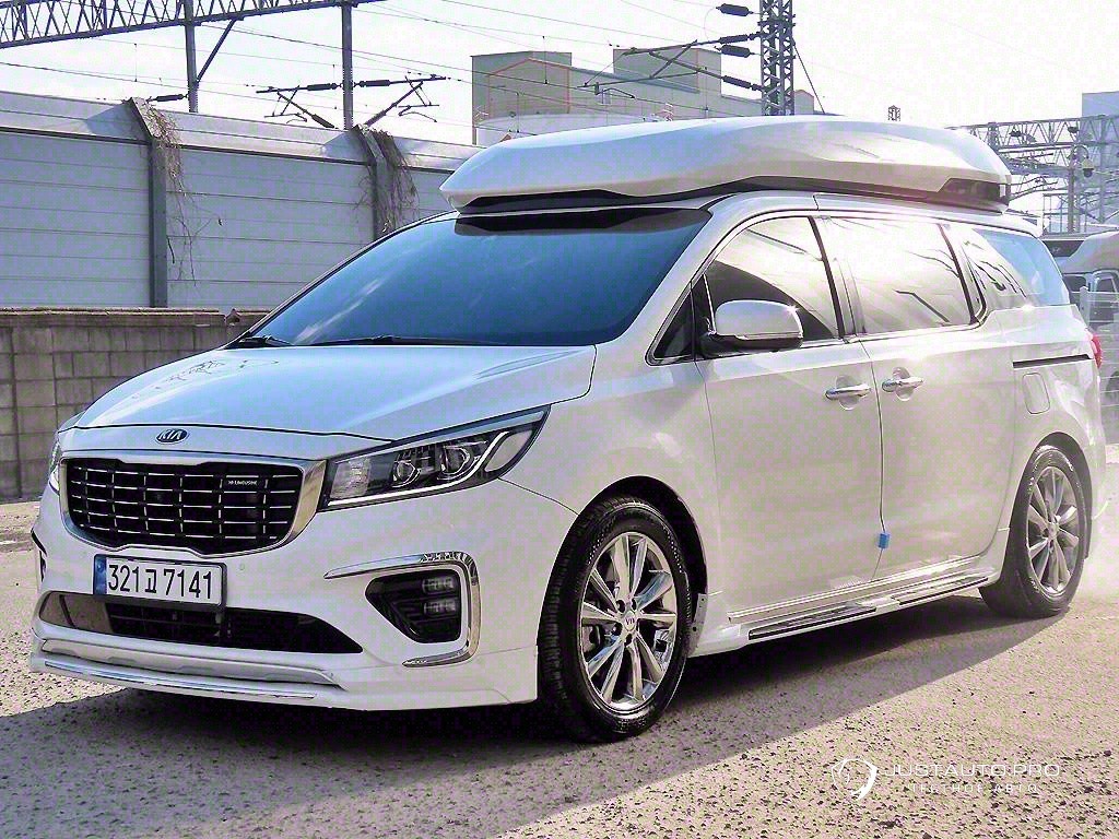 Автомобиль Kia Canival