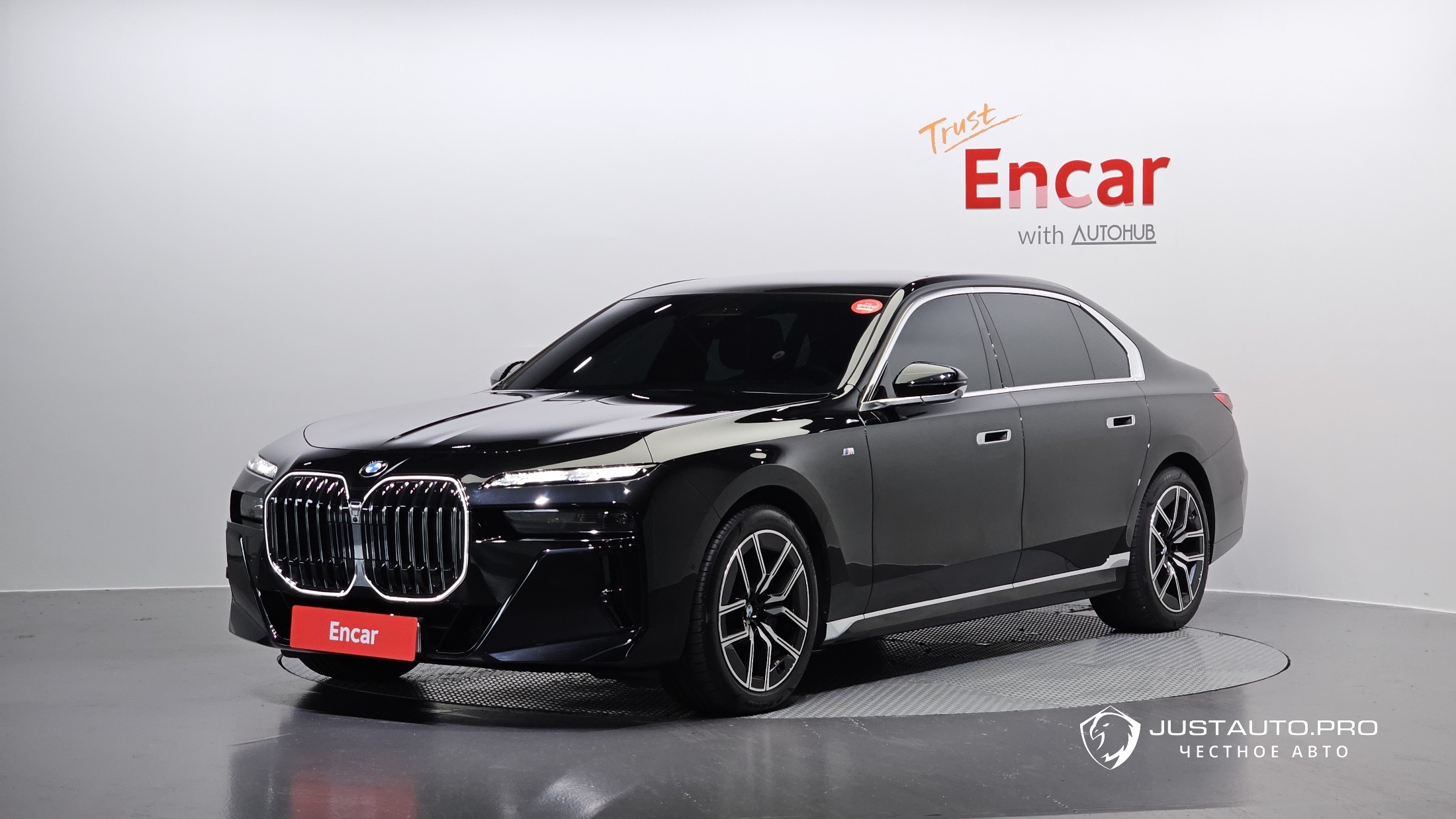Автомобиль BMW 7-Series