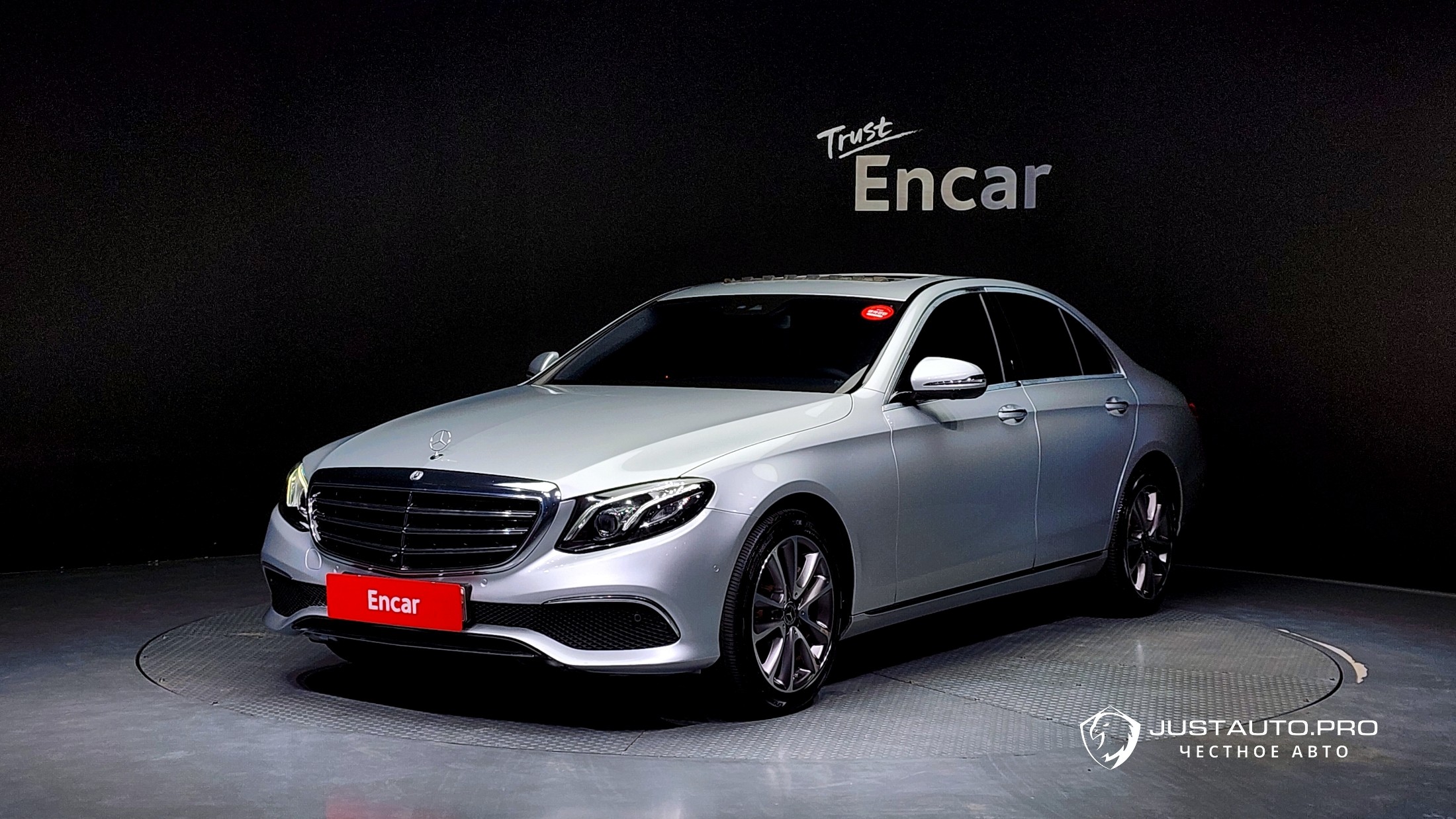 Автомобиль Mercedes-Benz E-Class