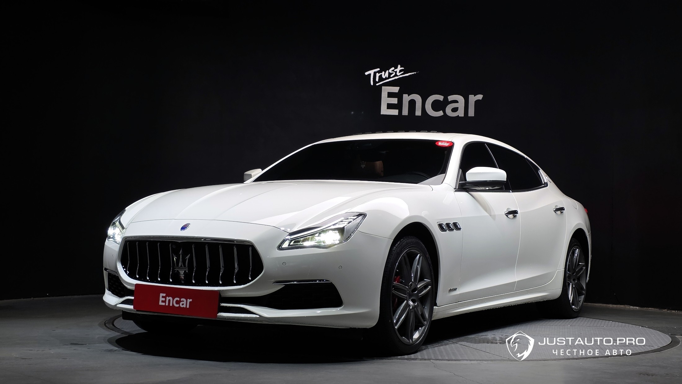 Автомобиль Maserati Quattroporte