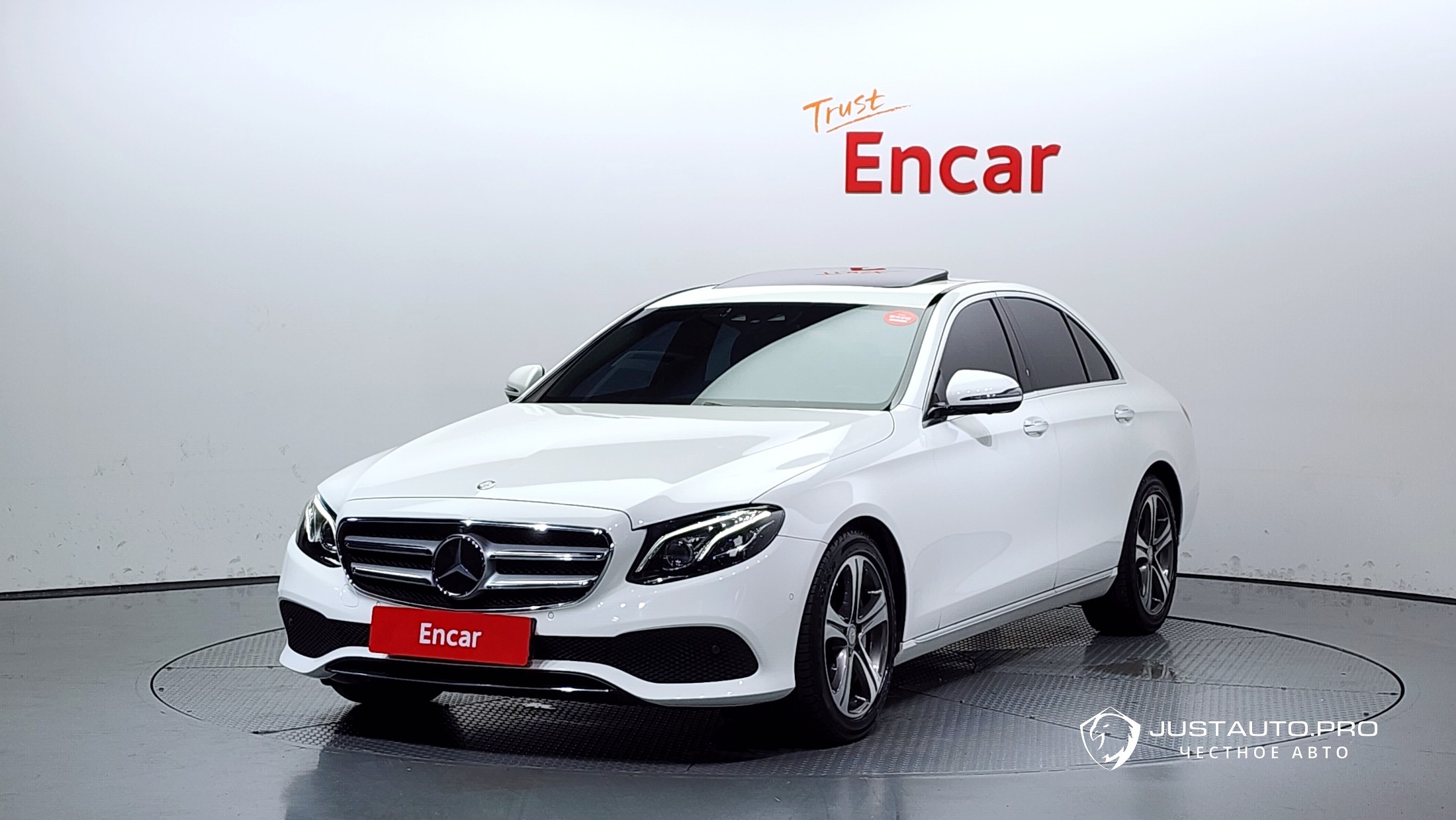 Автомобиль Mercedes-Benz E-Class