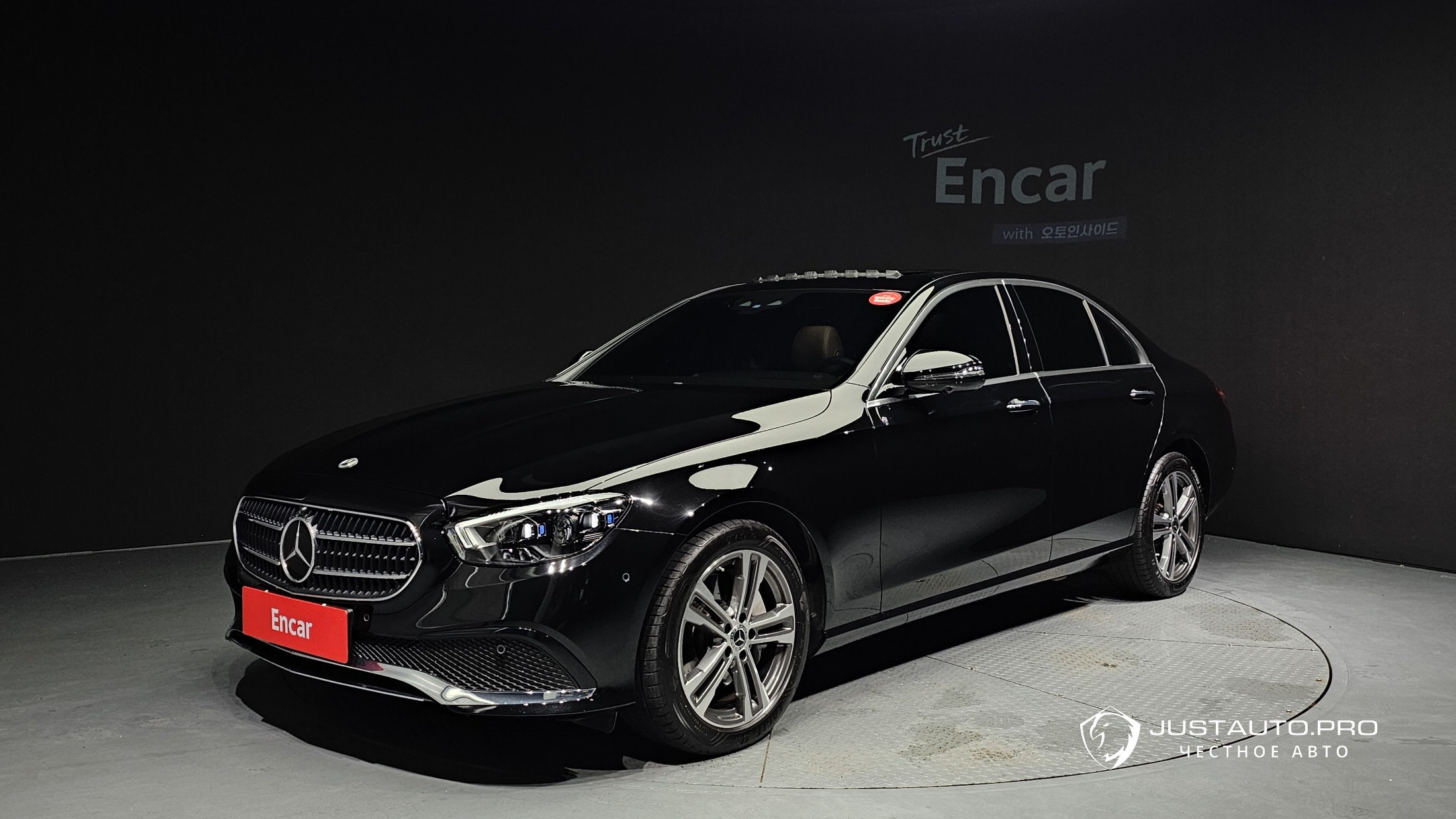Автомобиль Mercedes-Benz E-Class