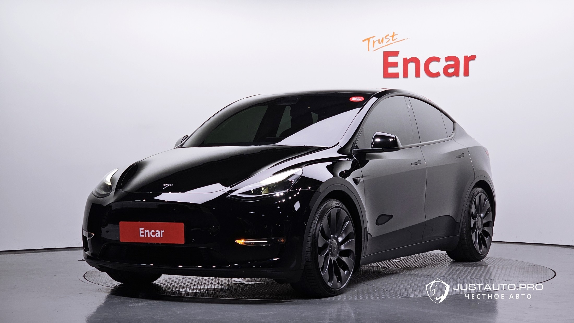 Автомобиль Tesla Model Y