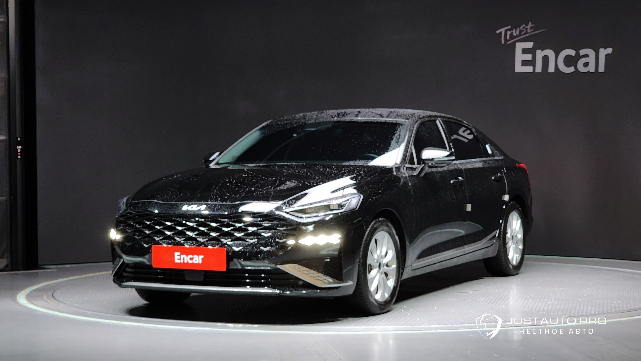 Автомобиль Kia K8