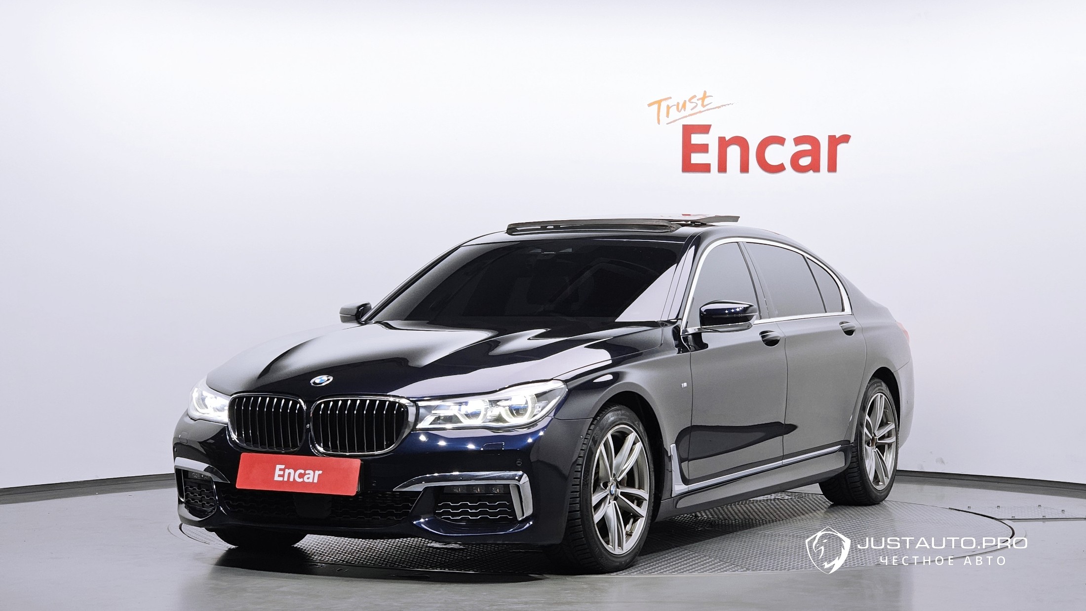 Автомобиль BMW 7-Series